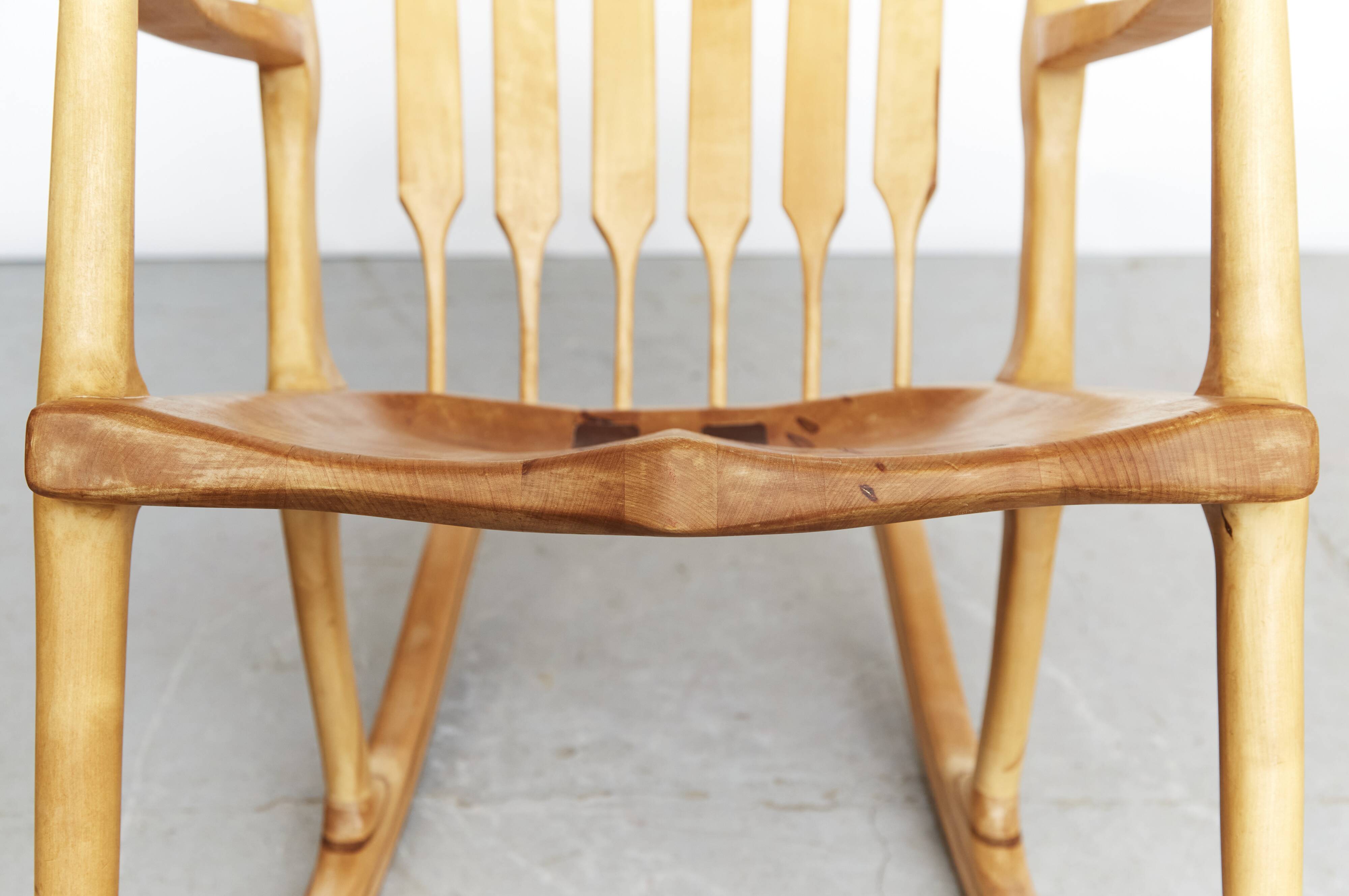 Chaise à bascule inspirée de Sam Maloof