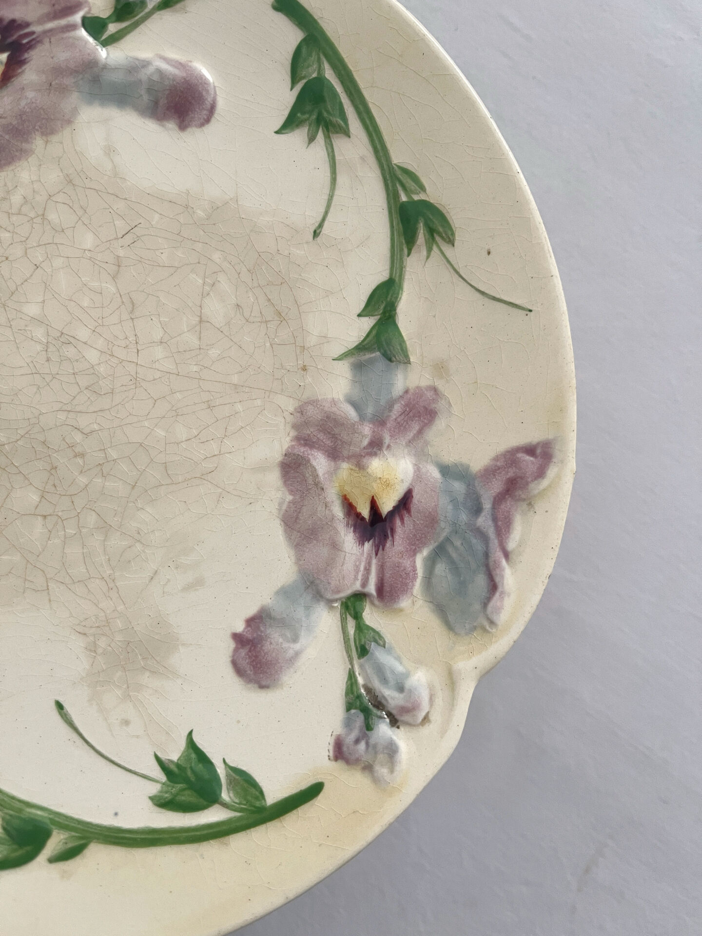 Antique compote in barbotine "Iris" Choisy le Roi
