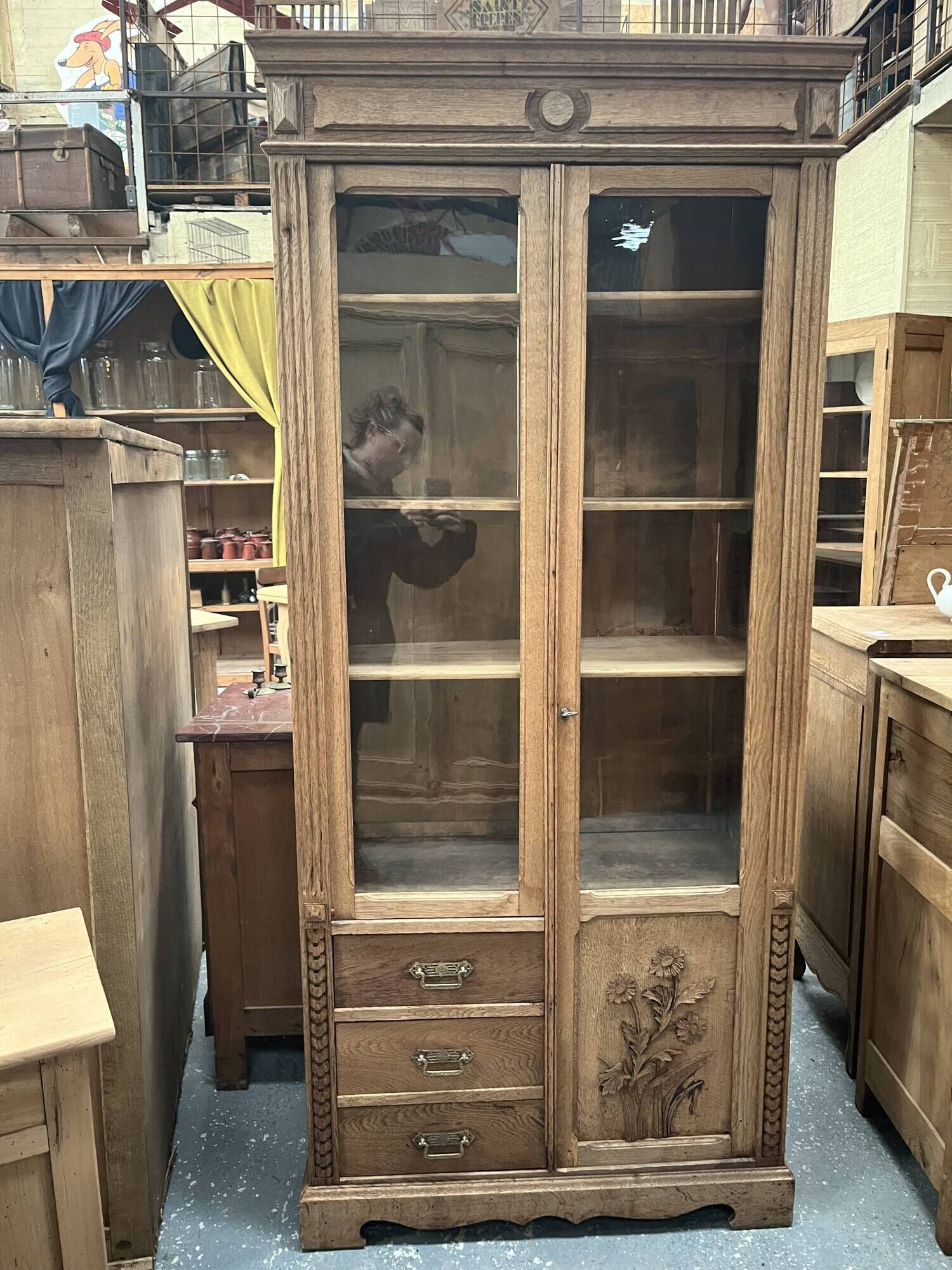 small oak display cabinet, 3 drawers