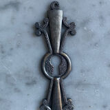 Keyhole entry