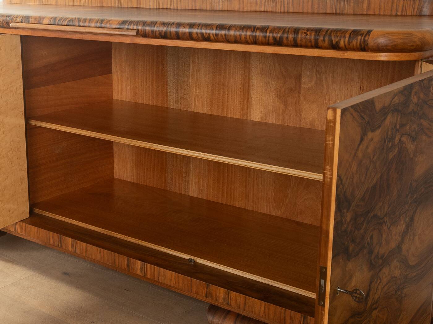 Wonderful Art Deco sideboard from the 1920s