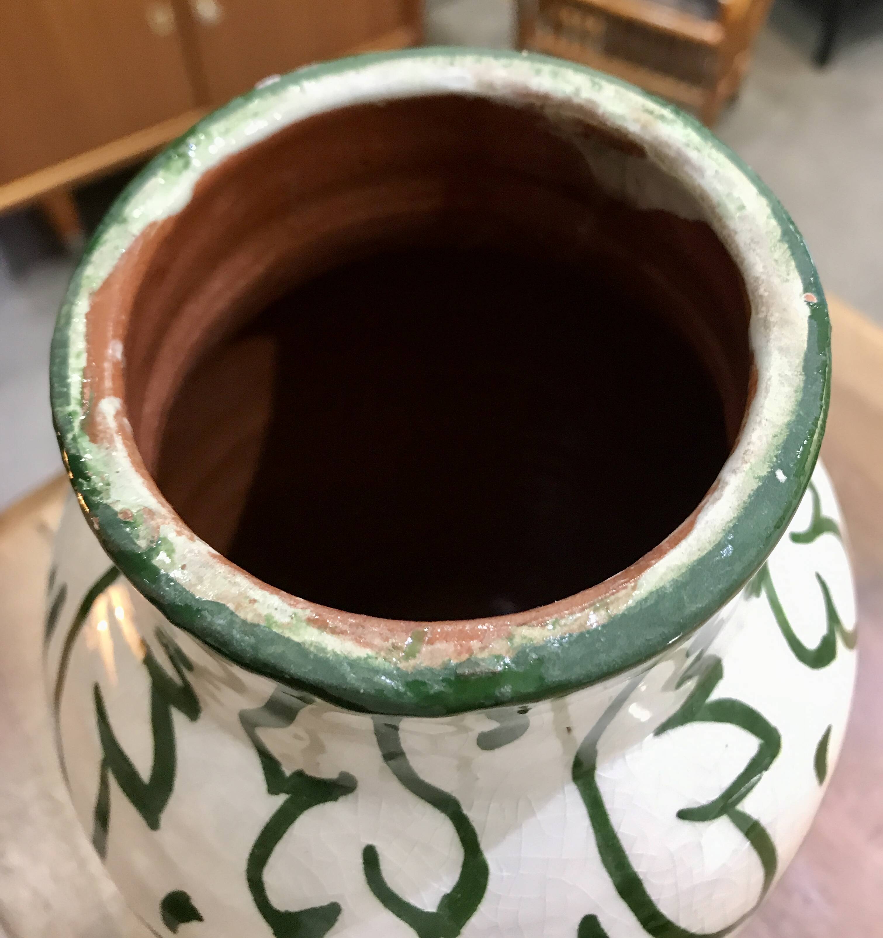 Terracotta vase Morocco floral pattern