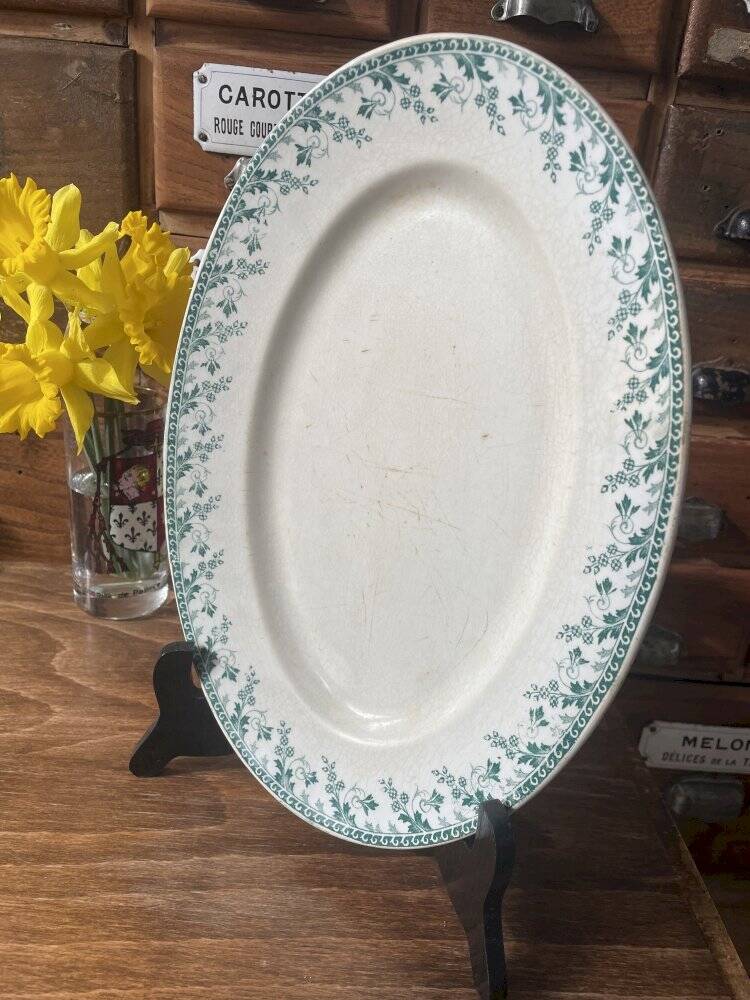 Plat ovale Gien en terre de fer verte modèle Montigny