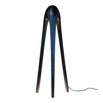 Hand-Carved Mid-Century Curated Wood Floor Lamp in Black GUARDIAN Flowlight