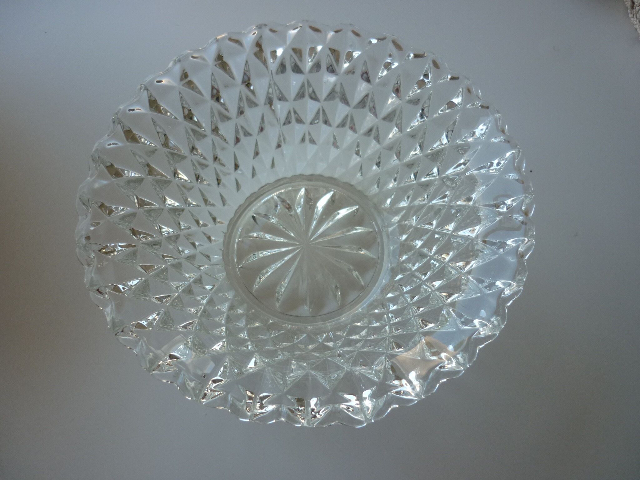 Set of 5 molded glass cups