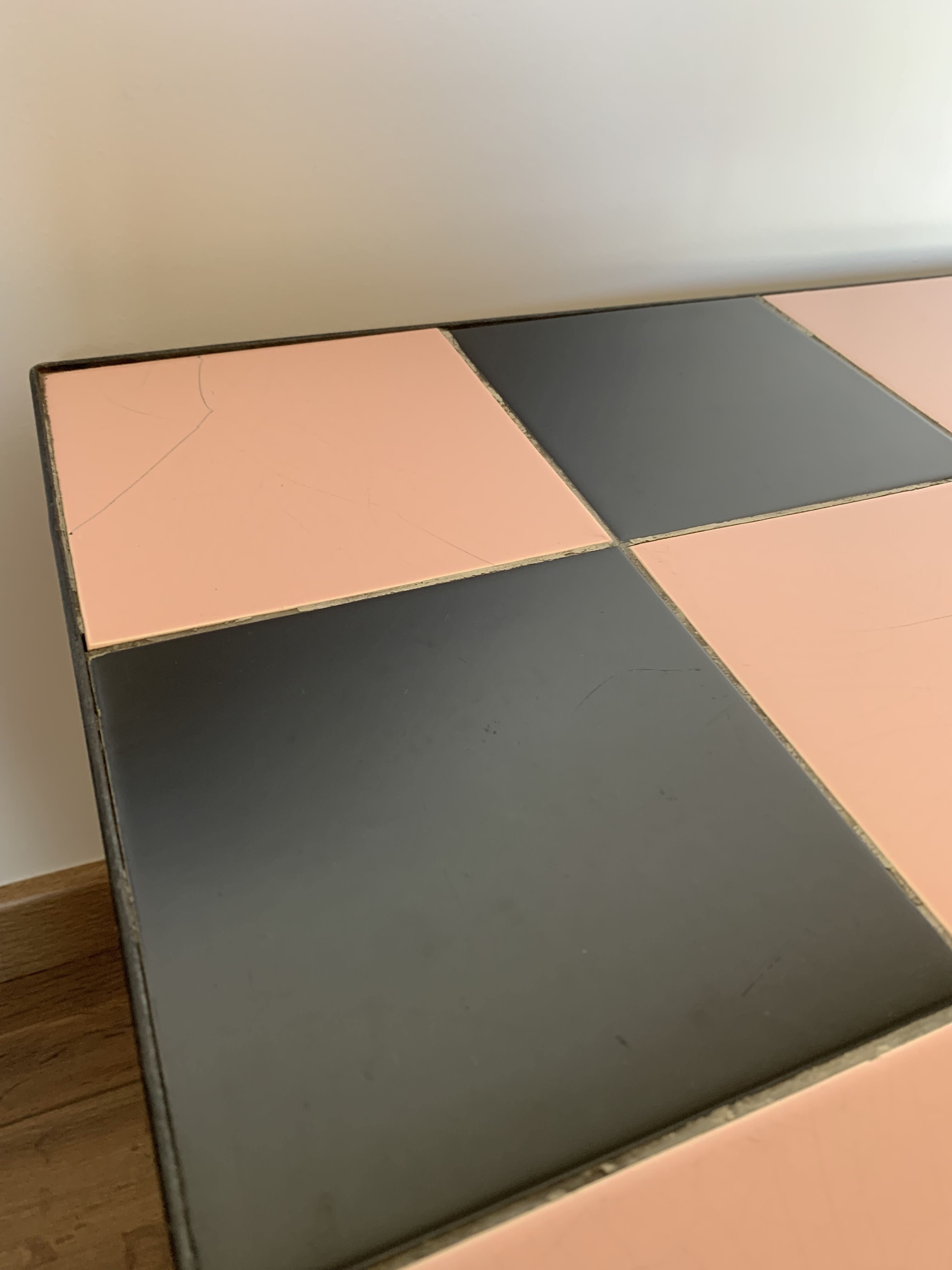 Table basse damier