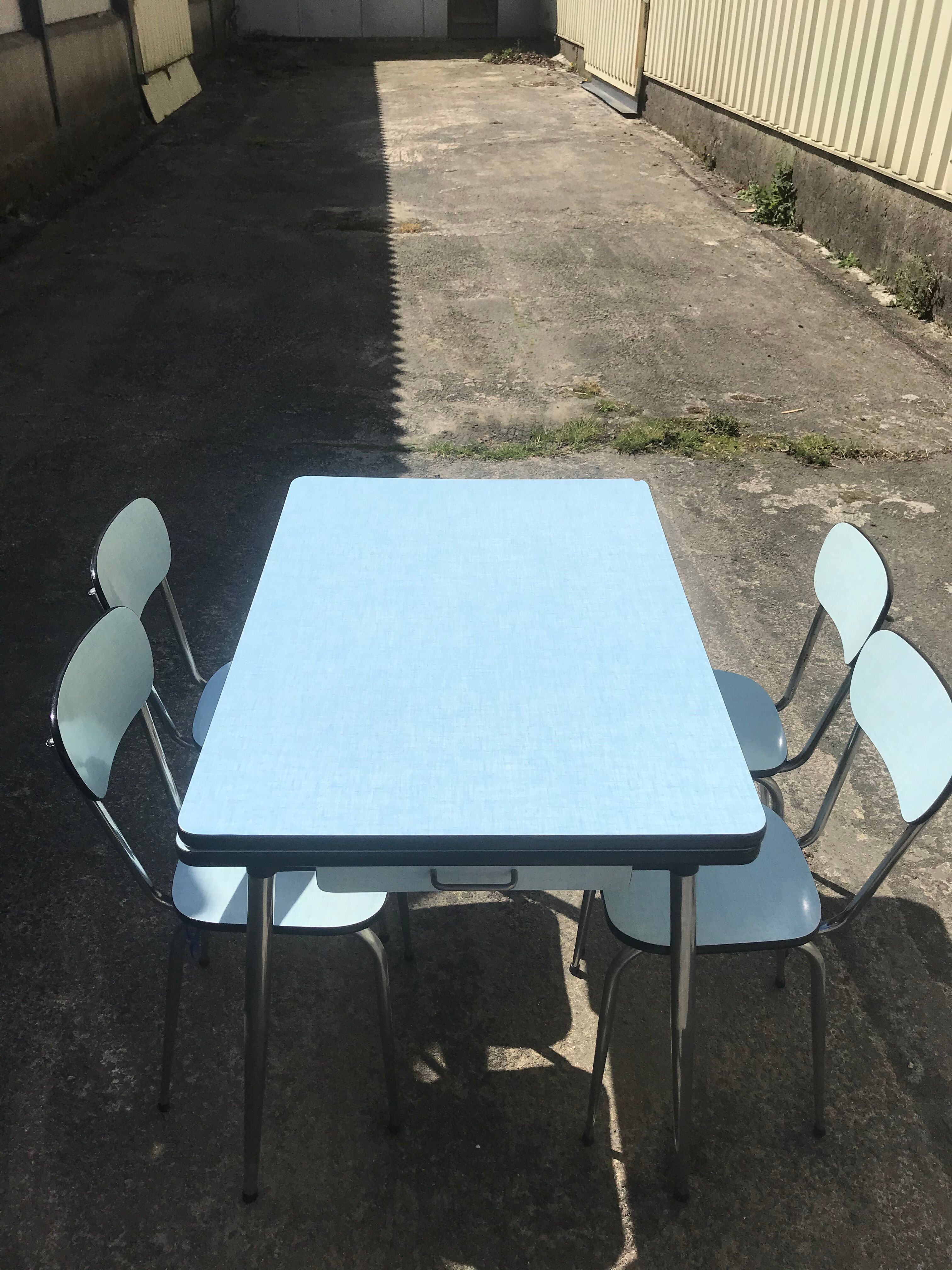 formica table and 4 chairs