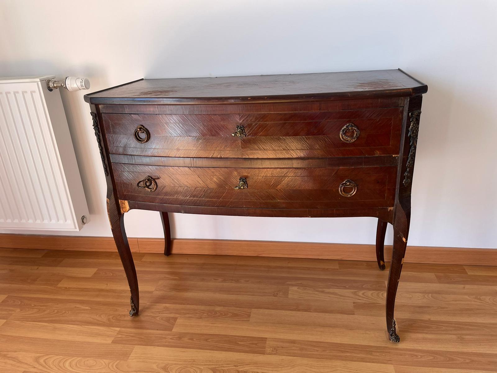 Small old chest of drawers