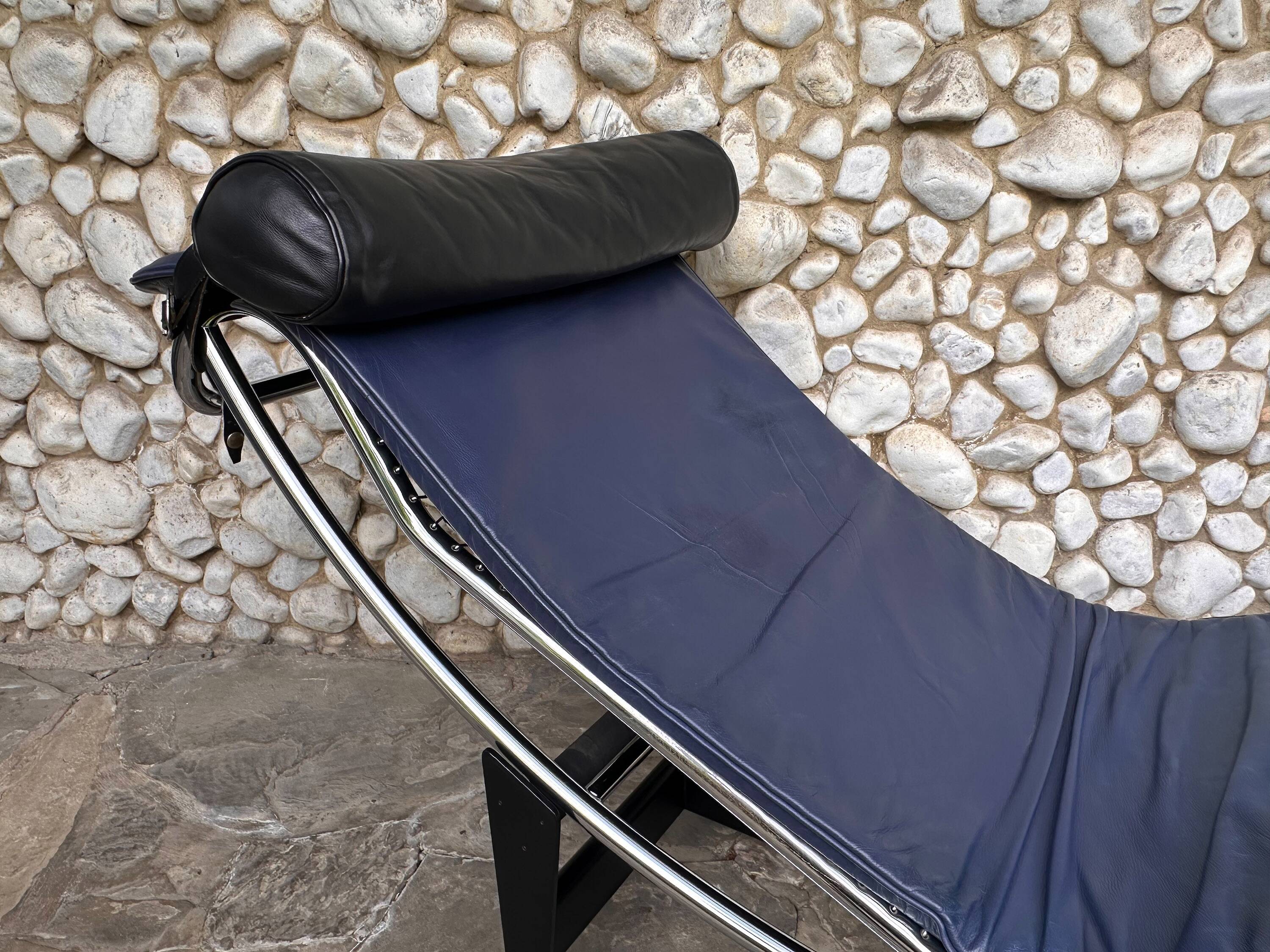 Cassina LC4 chaise longue by Le Corbusier, Pierre Jeanneret & Charlotte Perriand in blue leather.