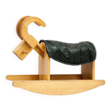 Bouc à bascule en bois vintage du milieu du siècle des années 1960