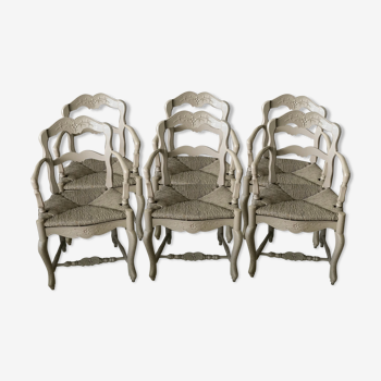 Lot de six fauteuils provençaux en bois peint et moulurés