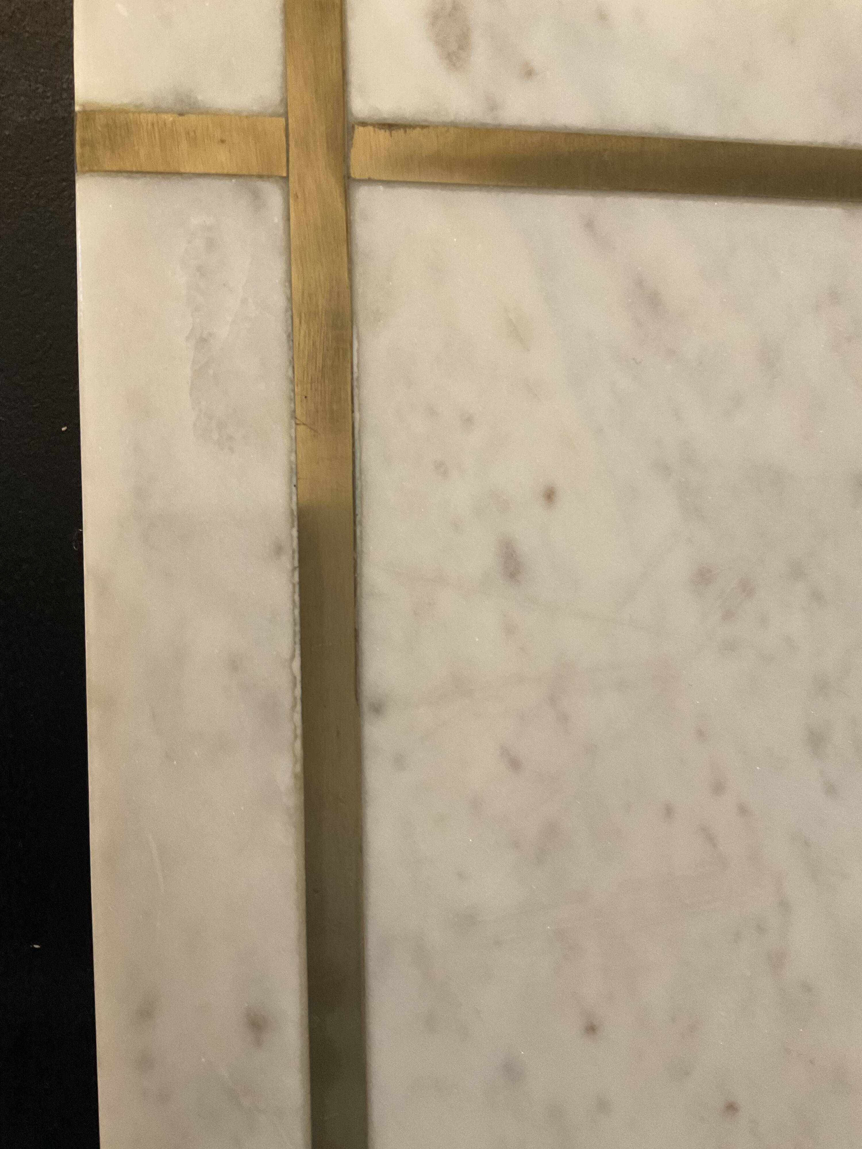 Vintage top in Carrara marble and brass 70s