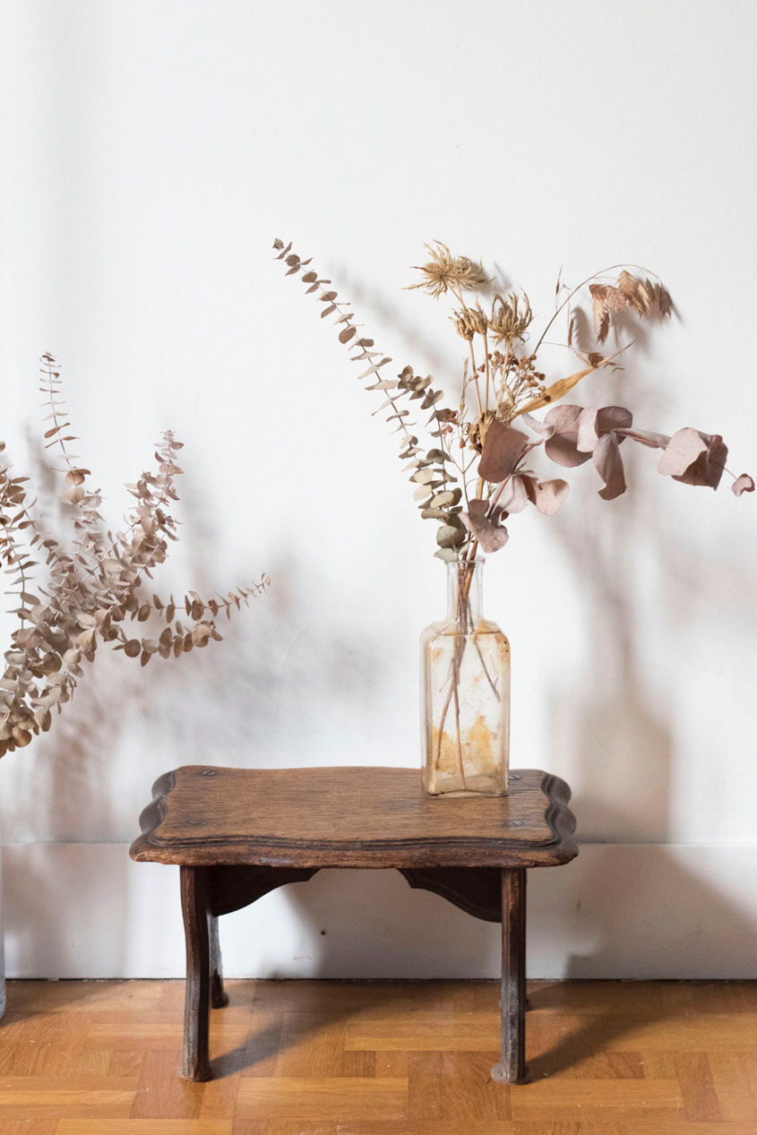Walking stool feet in solid oak