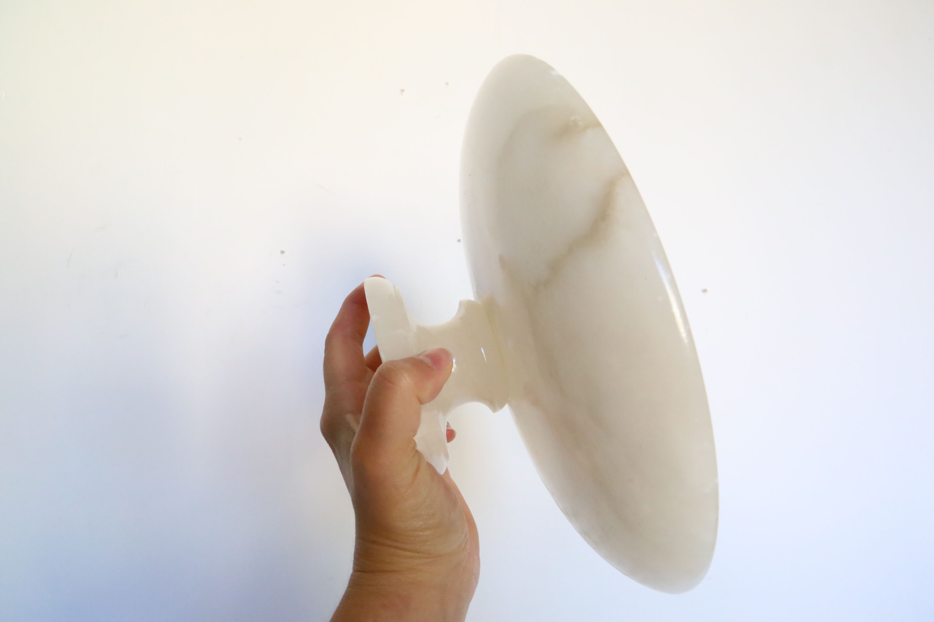 Compotier, flat on alabaster pedestal, 1960