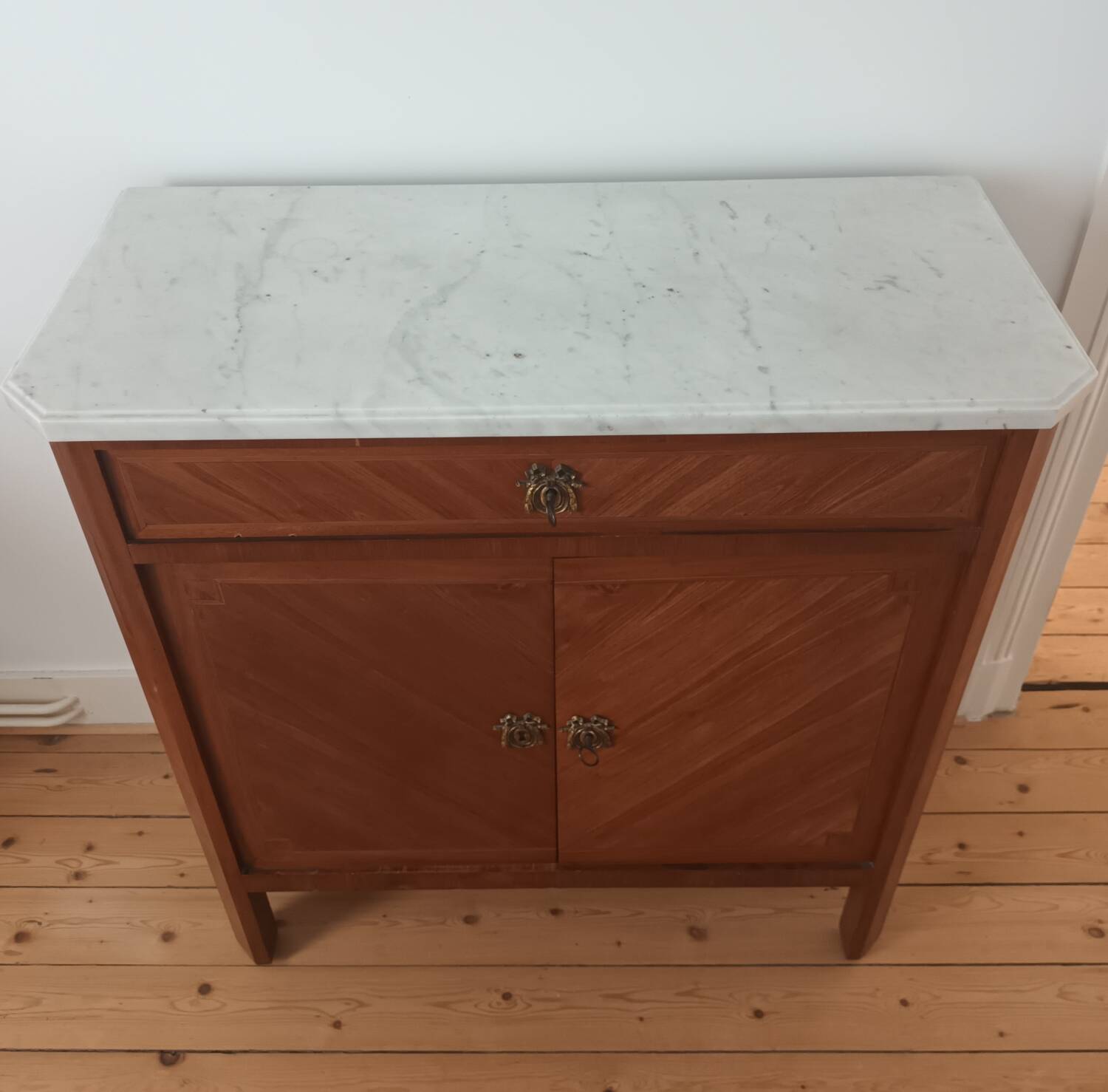 Small old chest of drawers