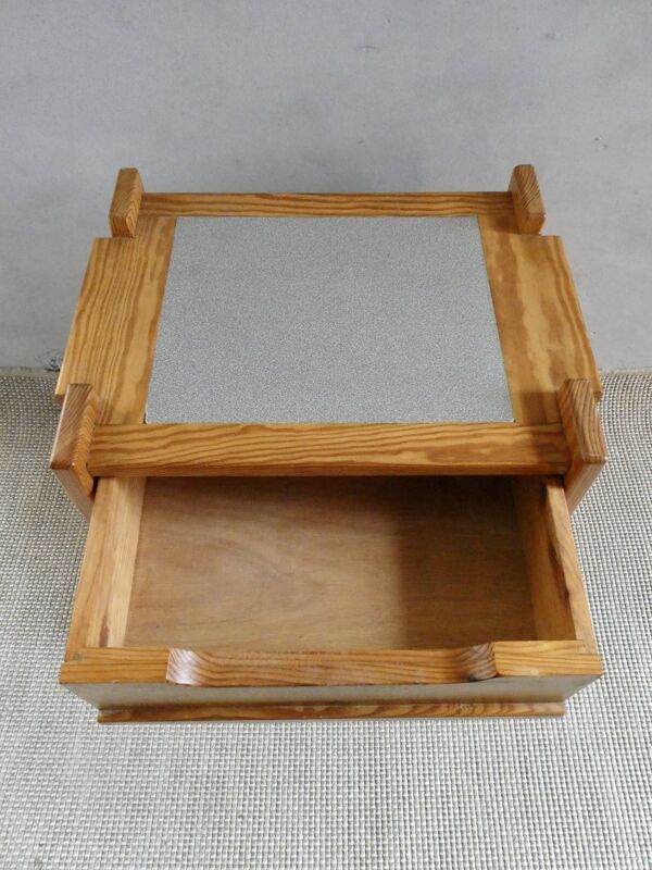 Chevet de style constructiviste en orme, années 70