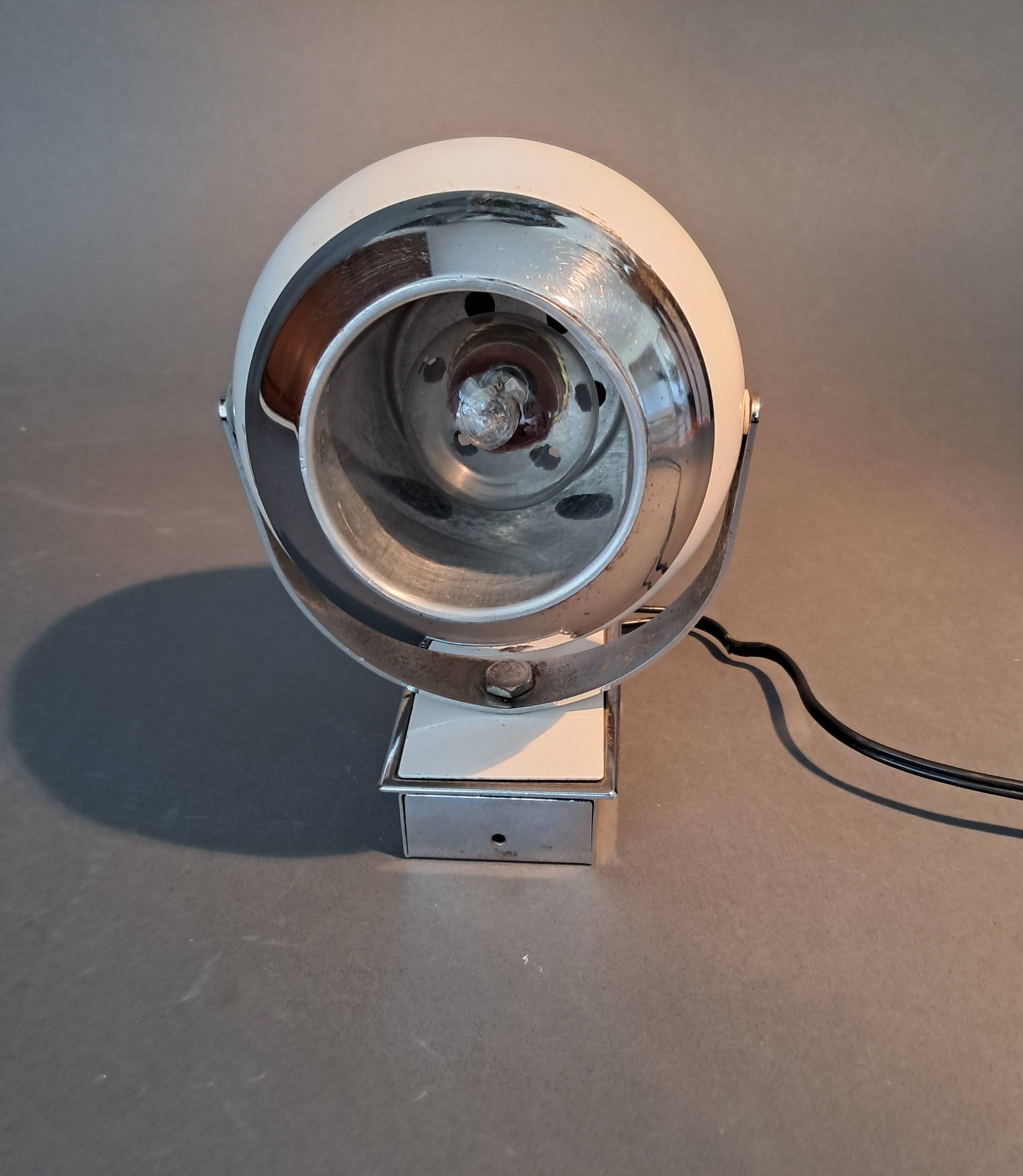 “Eyeball” wall lamp 1970 made in Italy.