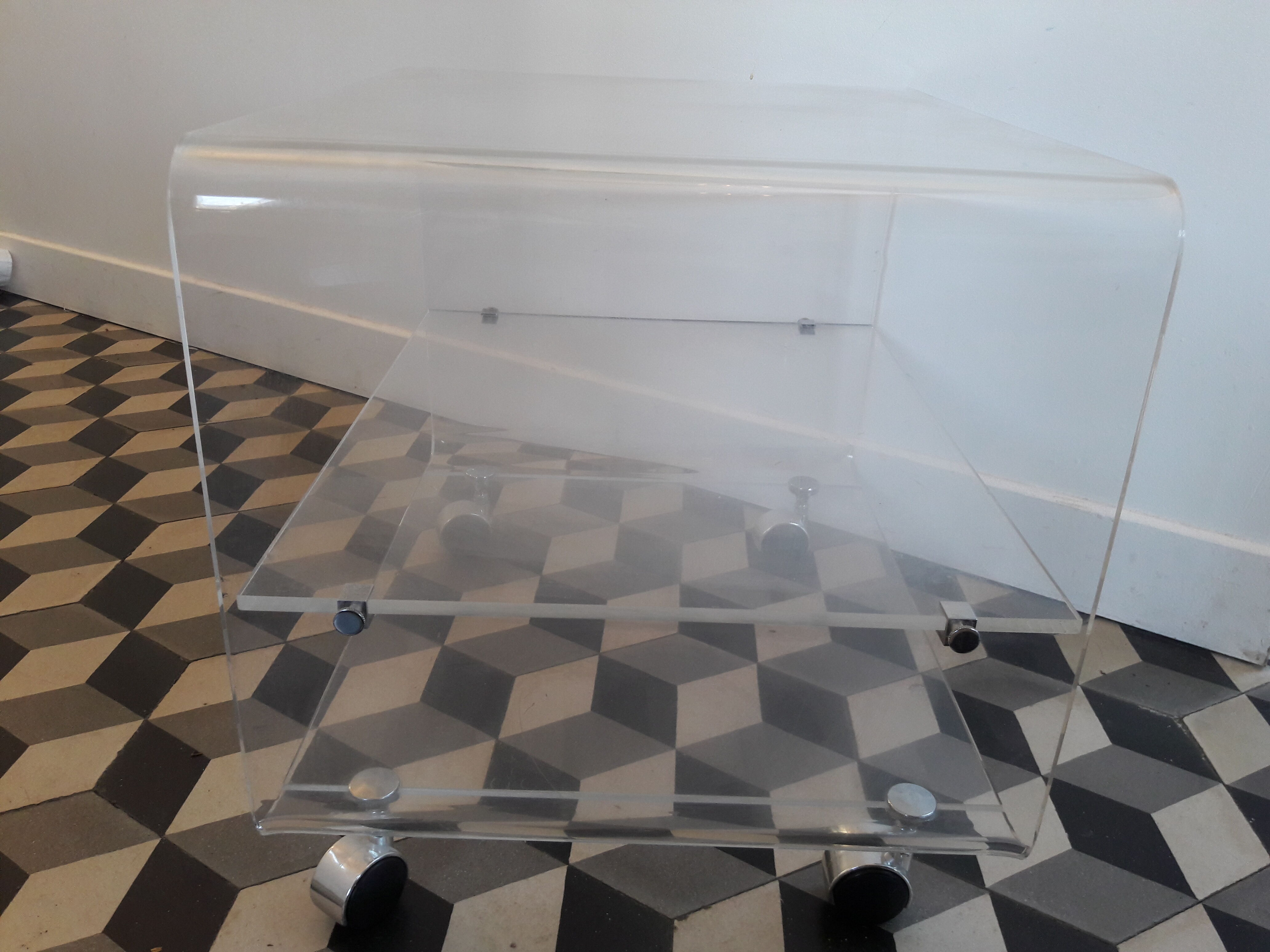 David Lange coffee table on wheels Plexiglas hifi furniture