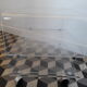Table basse David Lange sur roulettes plexiglas