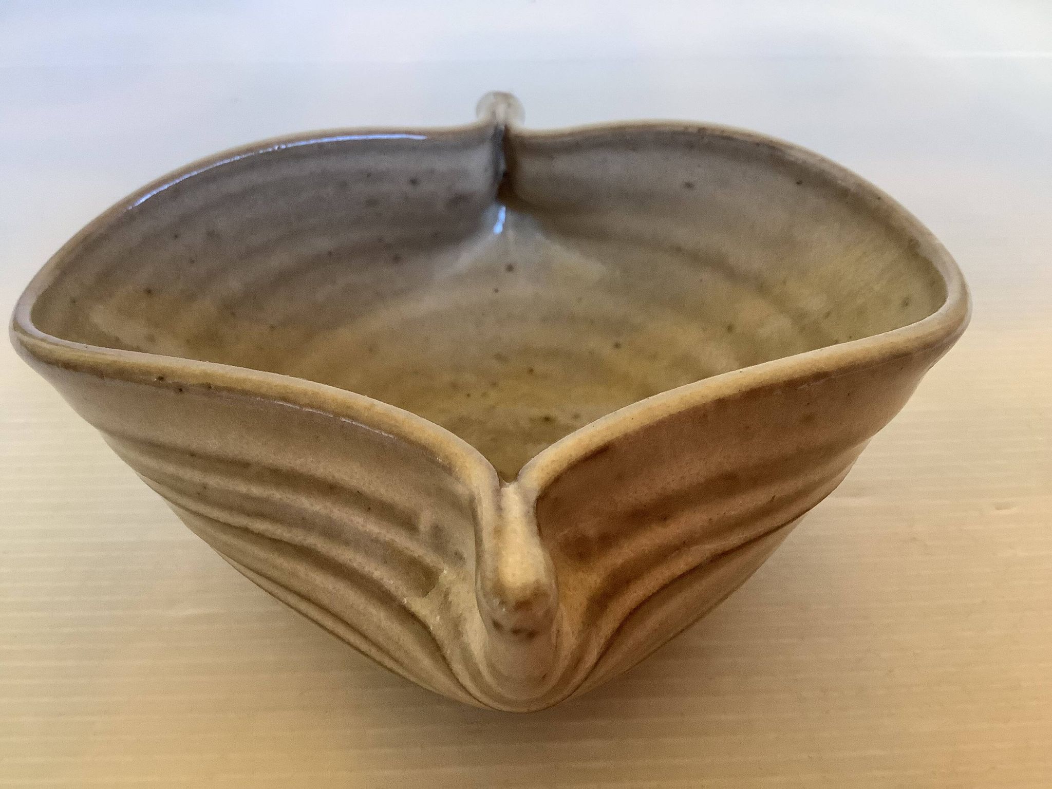 Ceramic pinch ring holder tray