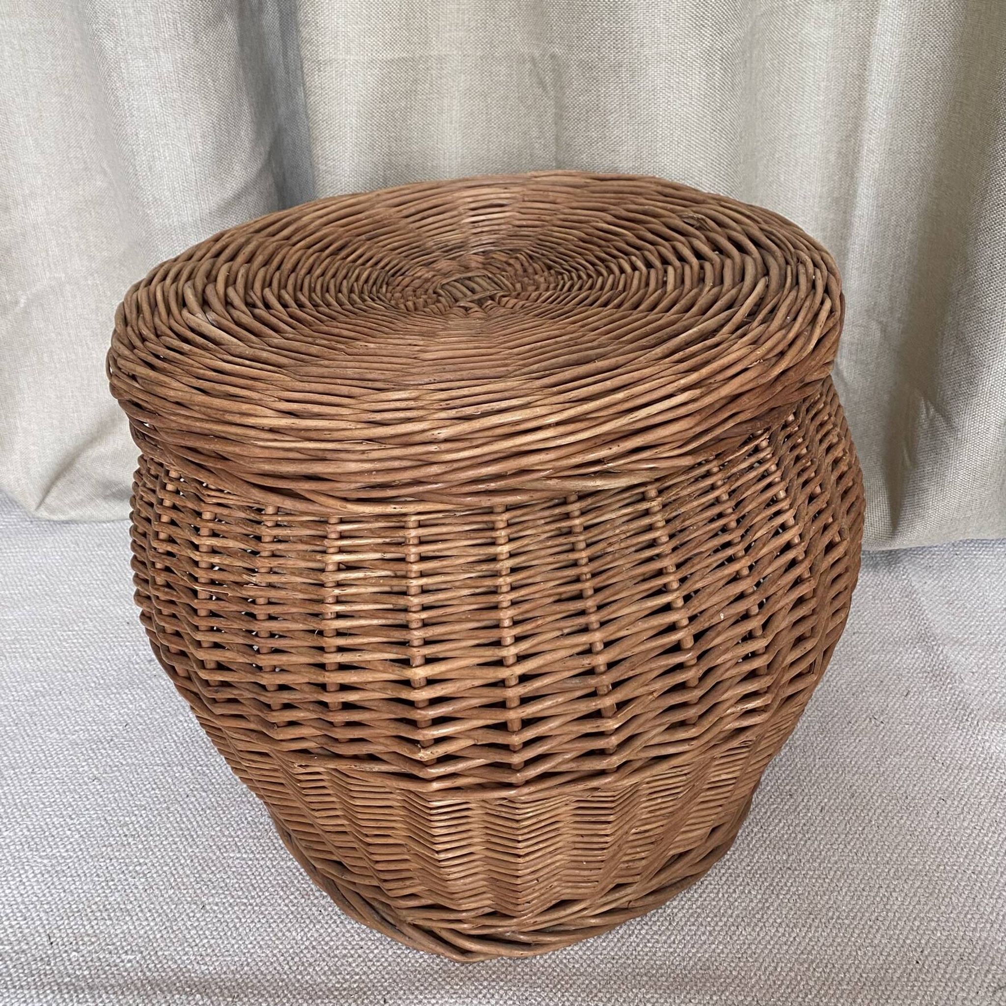 Rattan storage pouffe from the 60s-70s.