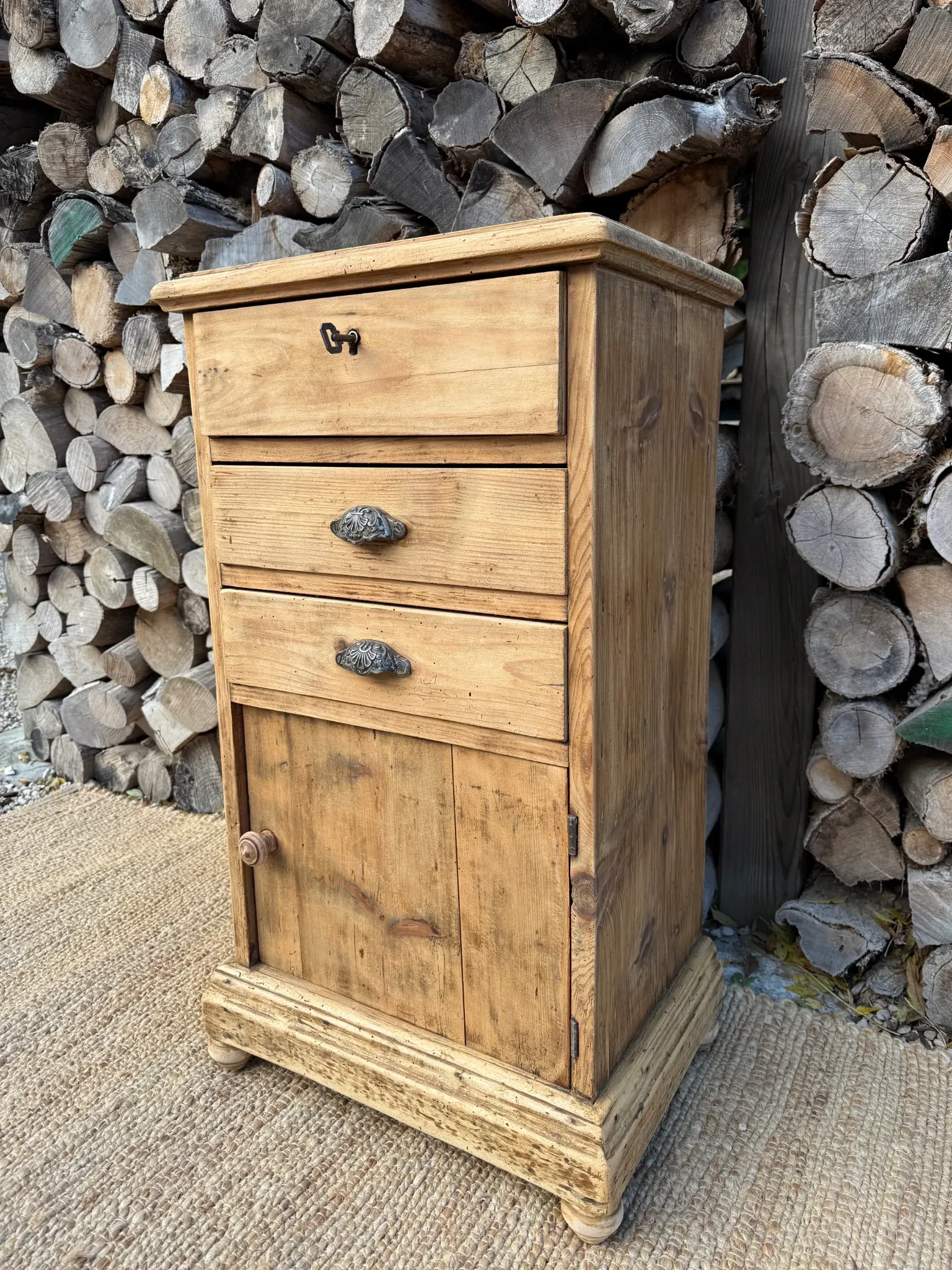 Solid wood chiffonier / Storage furniture
