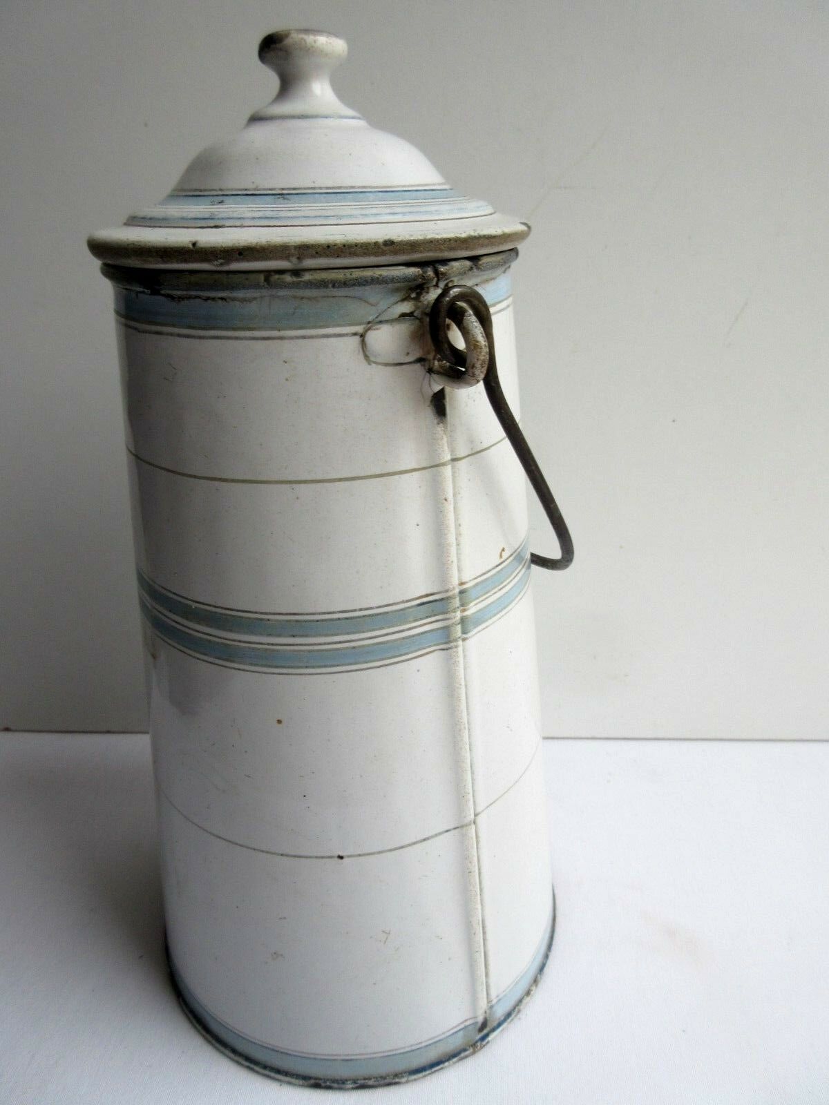 Art Deco milk pot, white and blue enamelled milk plate signed Etoile PEN