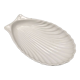 Porte savon en forme de coquille, en porcelaine ancienne, aux lignes épurées du style art déco.