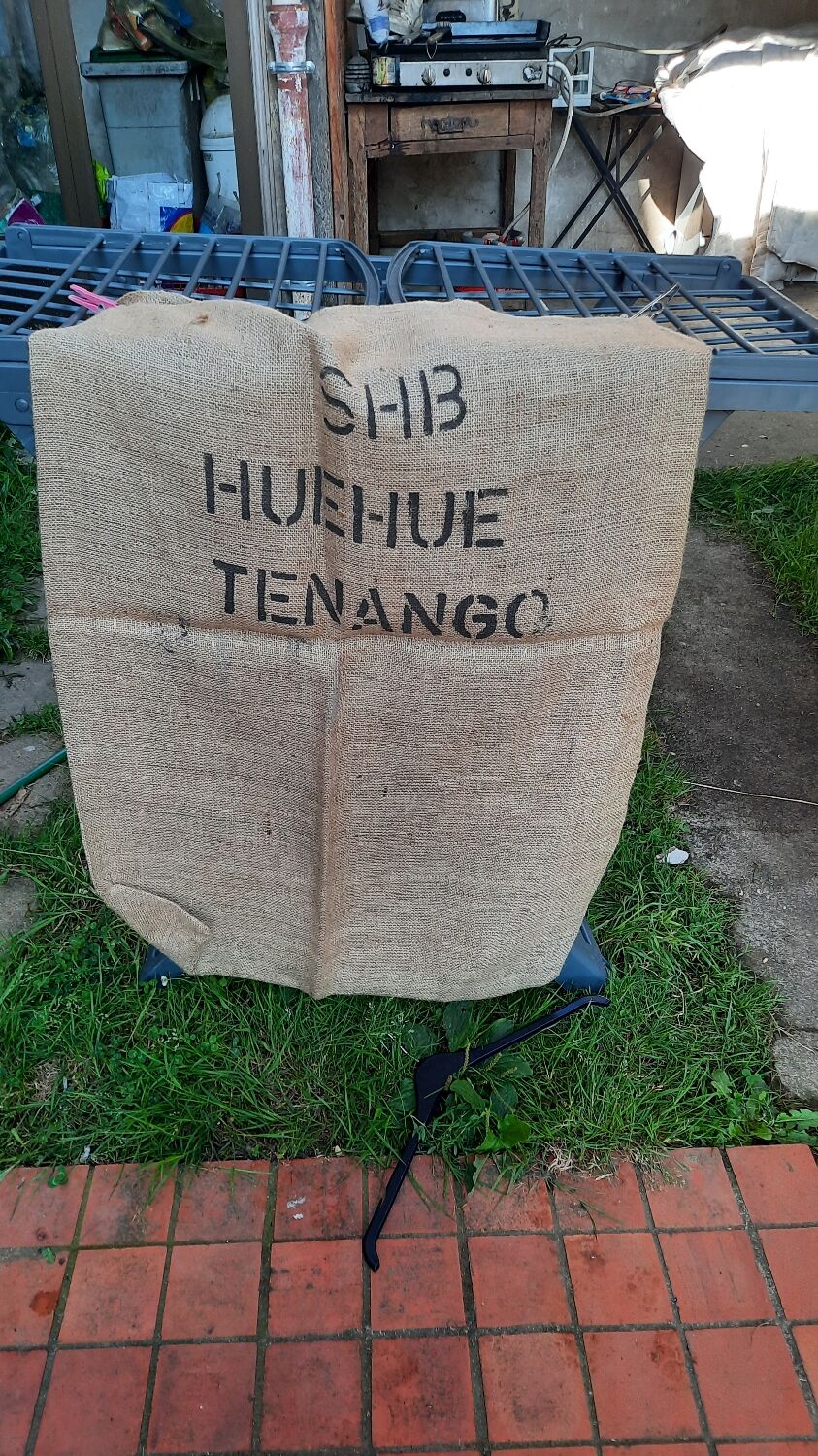 Set of 4 burlap bags