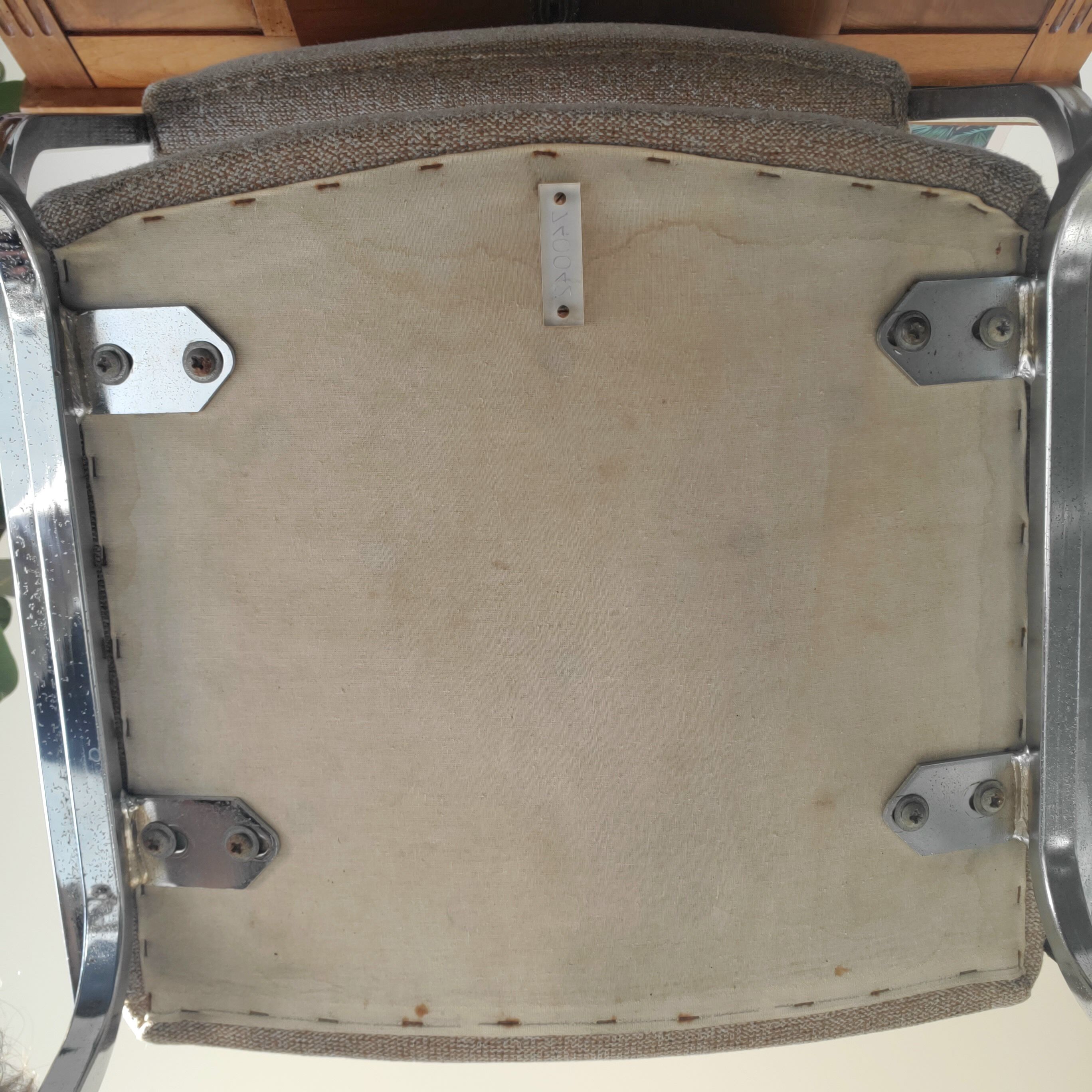Chaise inclinée métal et assise tissu