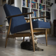 Fauteuil en vernis vintage 300-190 conçu par H. Lis. personnalisation