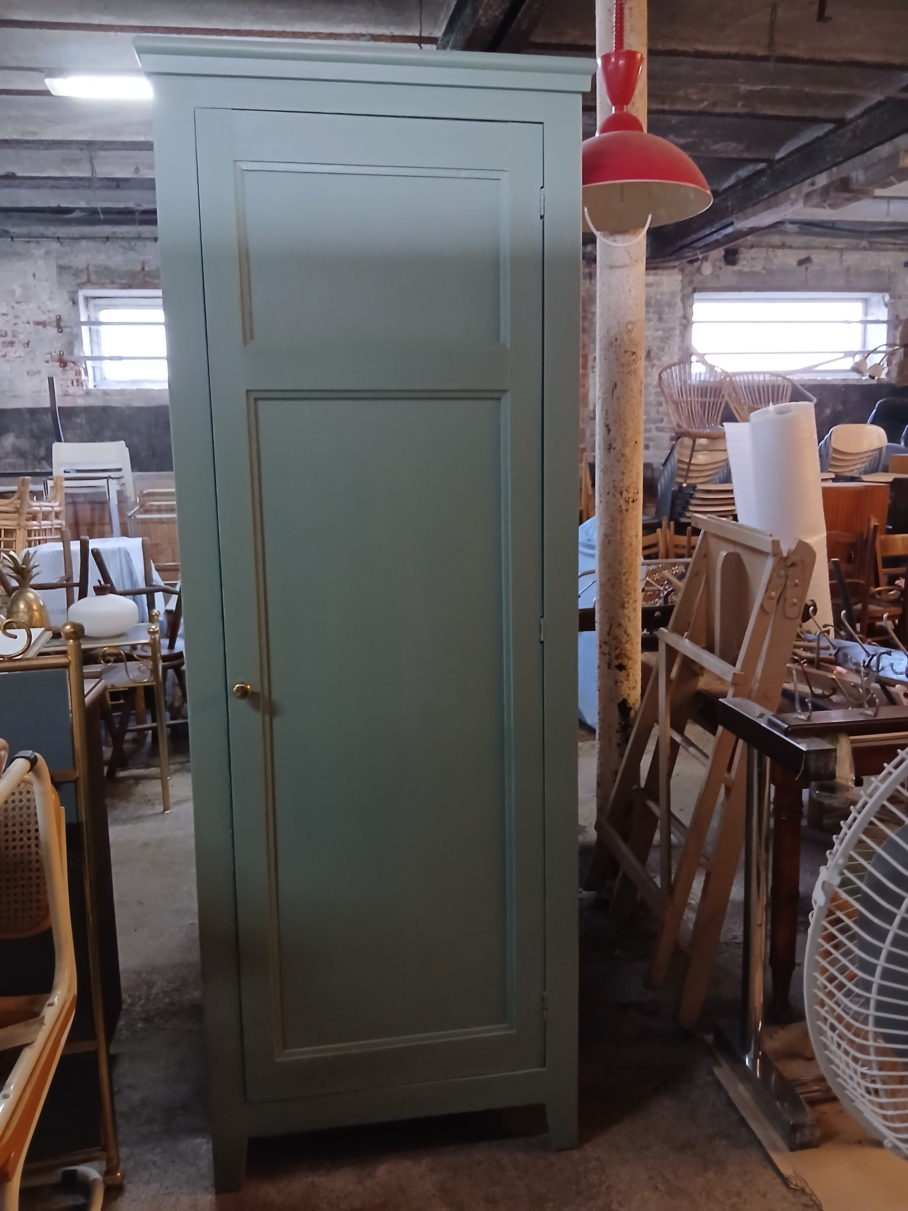 Antique bonnetière
