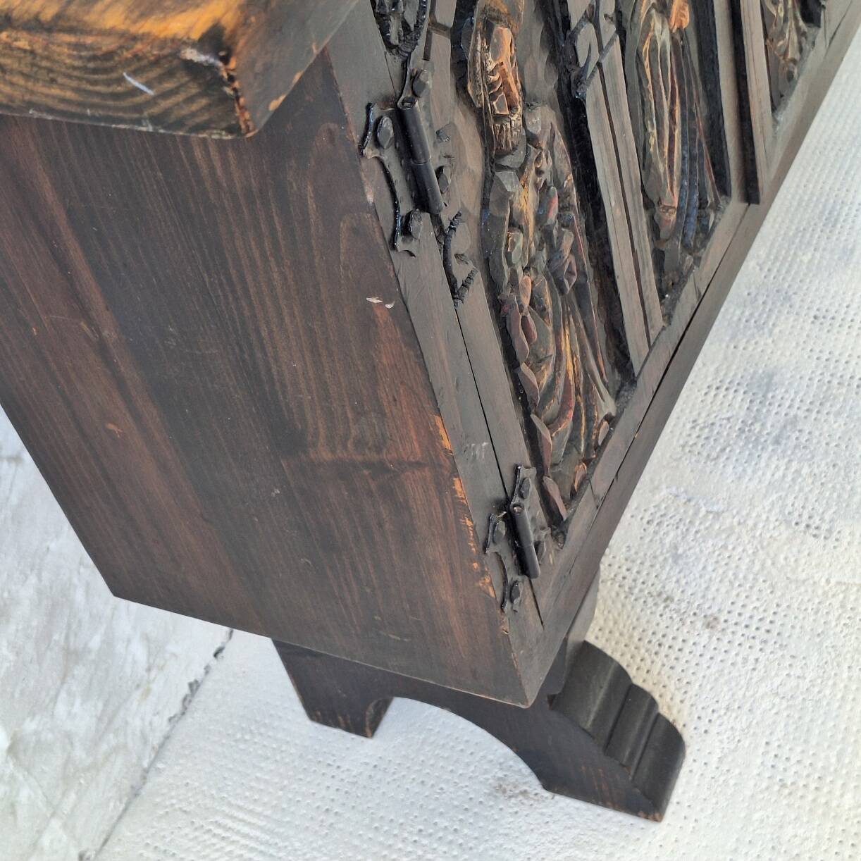 Console, carved Spanish colonial buffet from Artes de México, 1940s-50s.