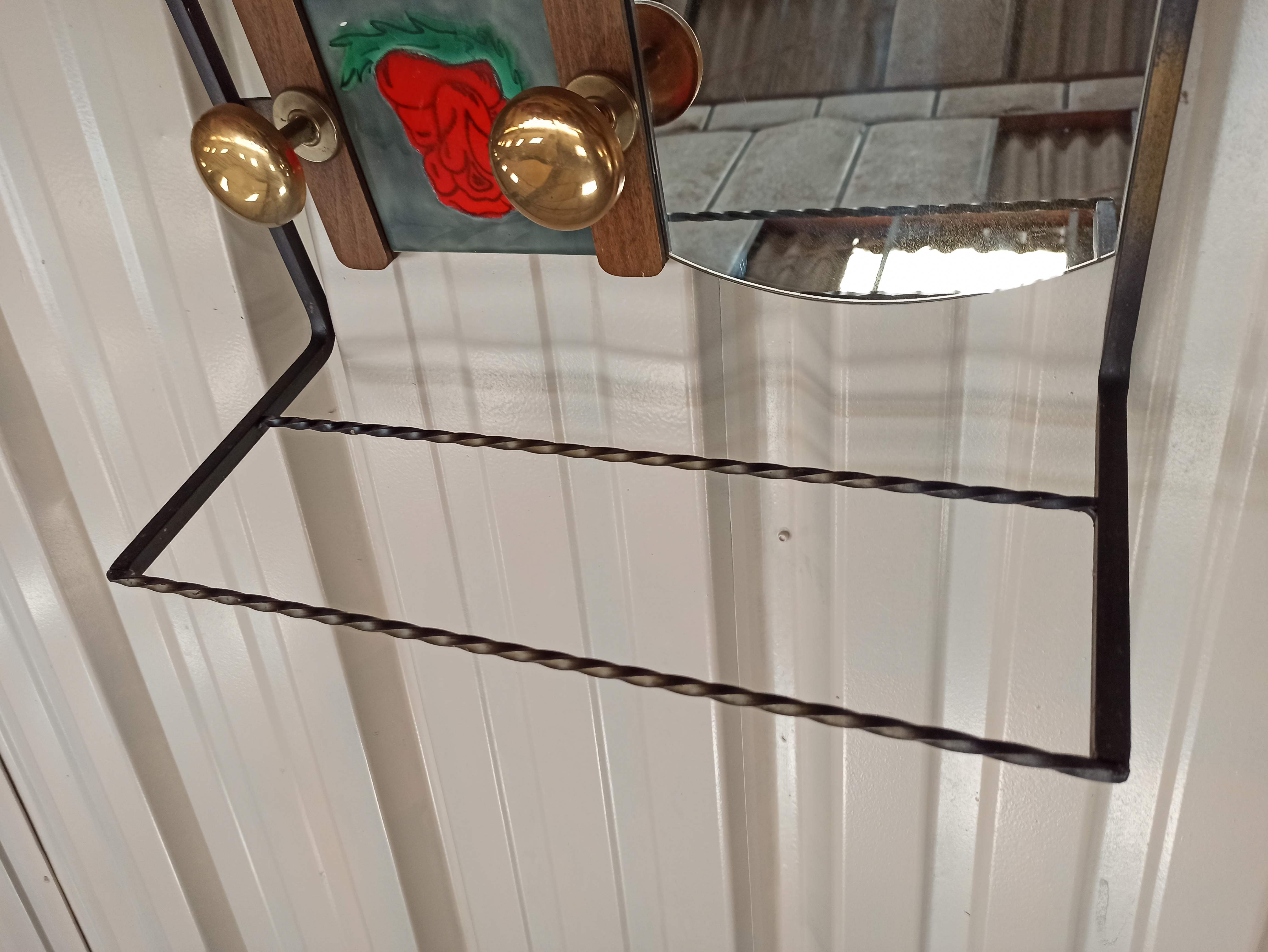 Cloakroom coat rack patère tiles Villeroy Boch mirror