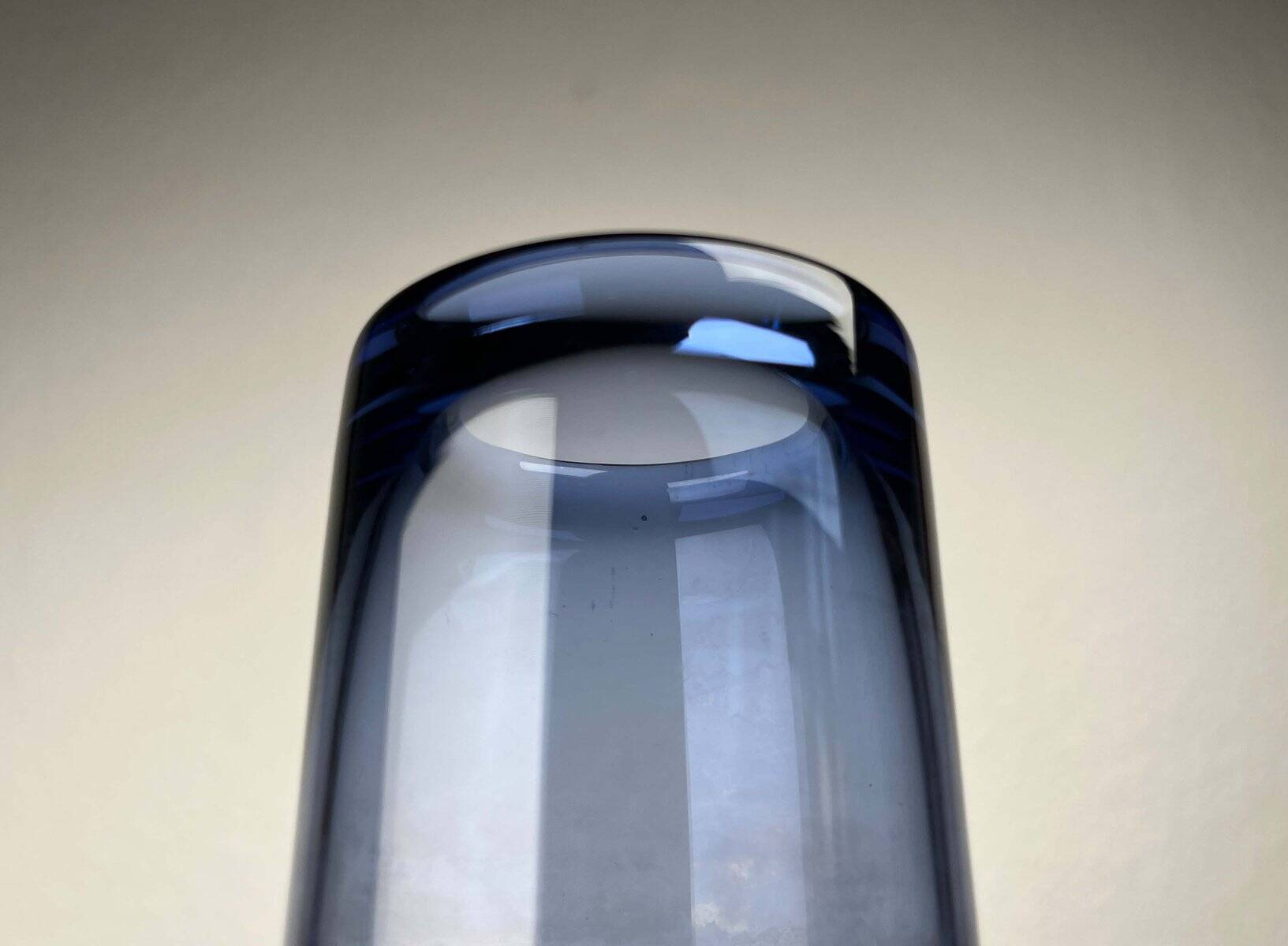 Blue glass vase from the Danish Mid-Century Modern Labrador series by Per Lütken for Holmegaard, 1950s.