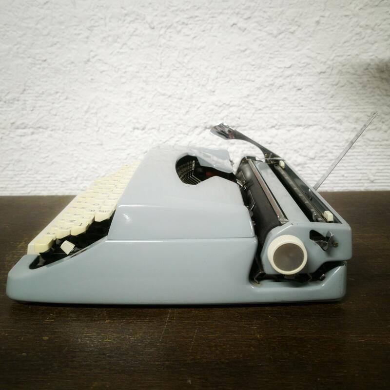 Brother De Luxe typewriter