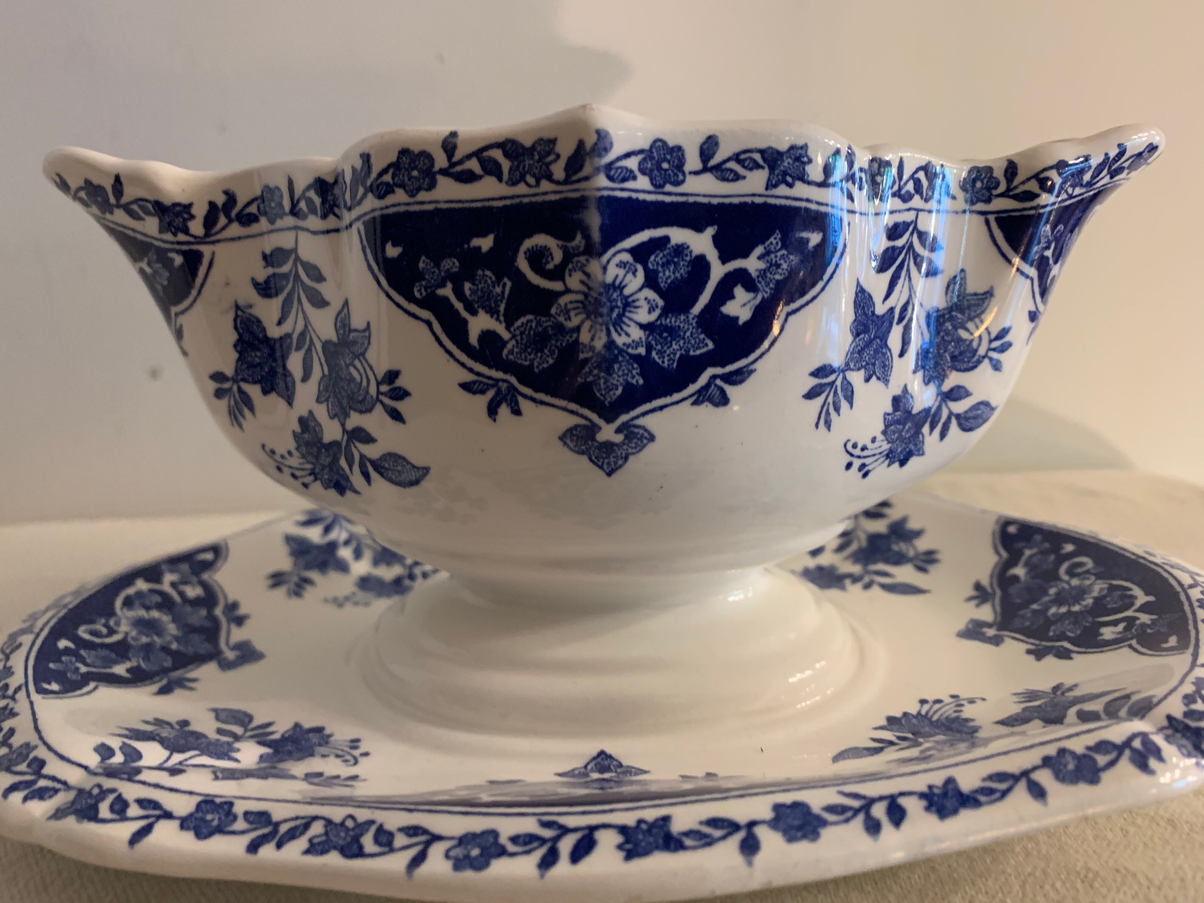 Saucière en faïence bleue et blanche Gien 1960