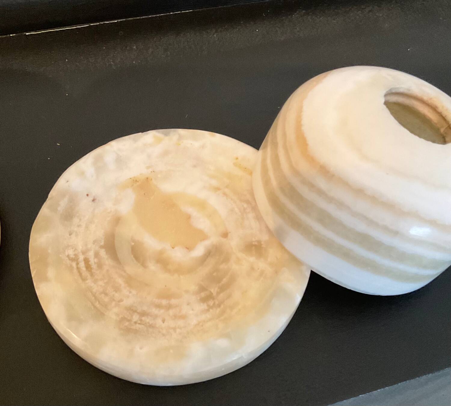 Duo de bougeoirs vintage en Albâtre années 70