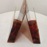 Porte-revues en méthacrylate et laiton Italie années 1970.