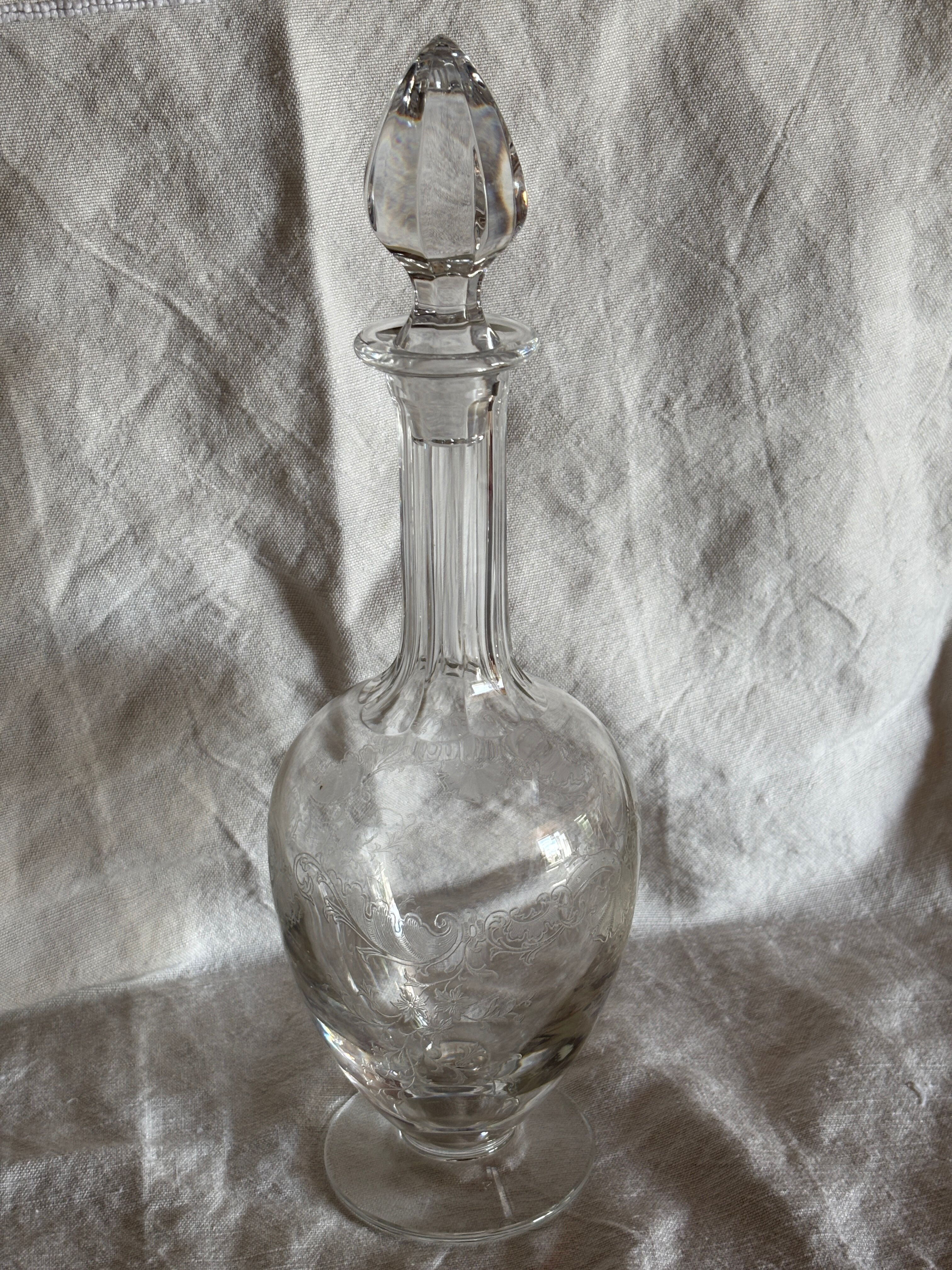 Antique engraved crystal carafe – floral decoration – matching Saint-Louis