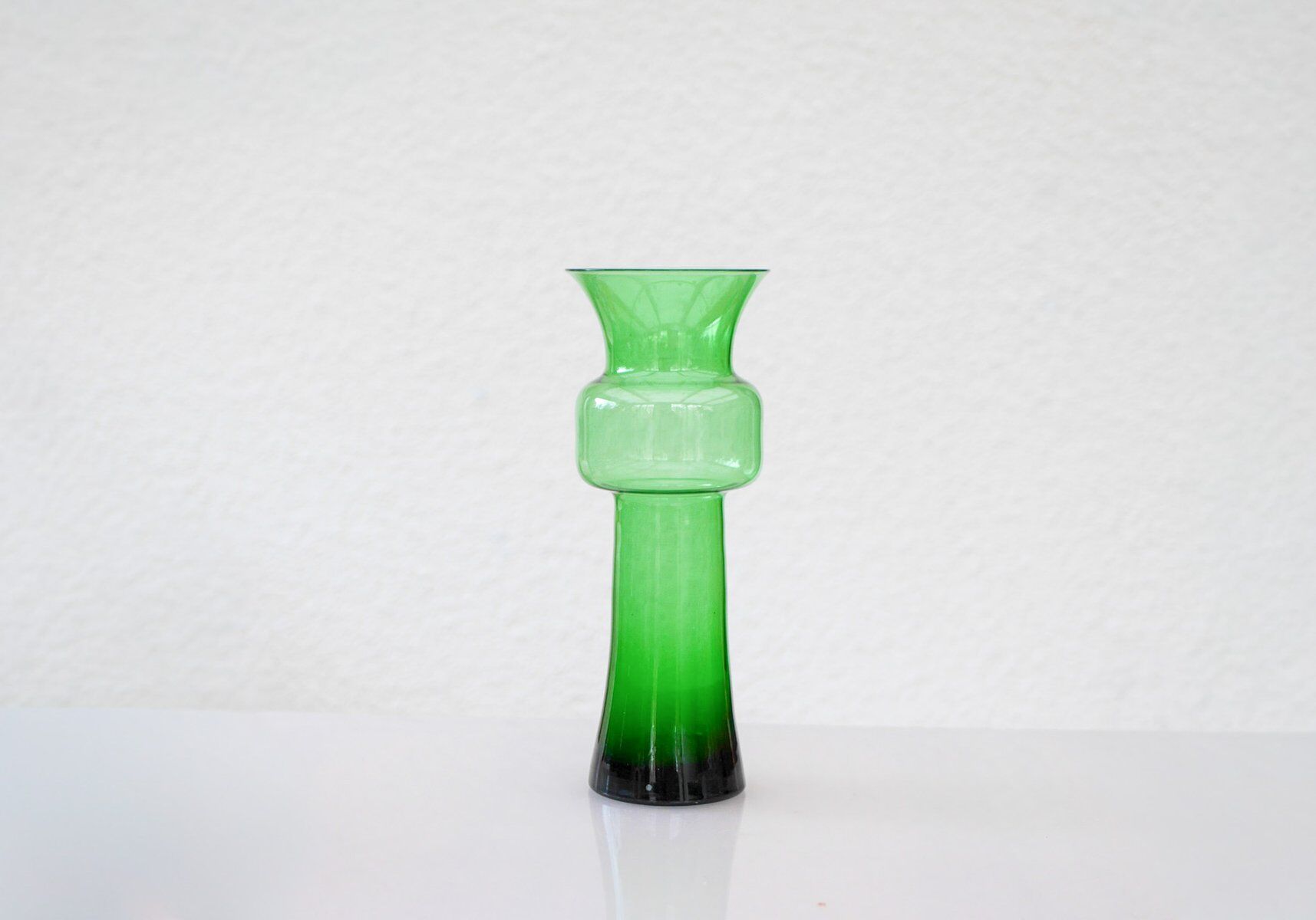 Large green Tang-Li vase by Morales Schildt for Kosta