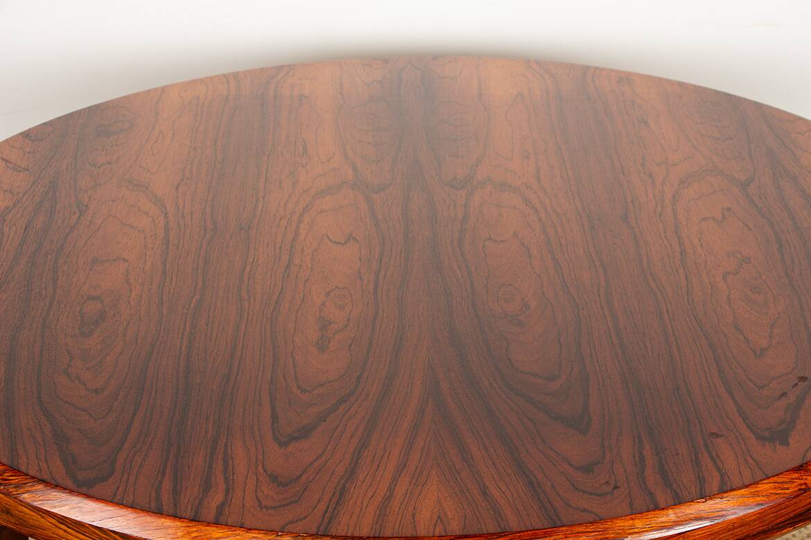 Danish round rosewood coffee table model 283 by Johannes Andersen.