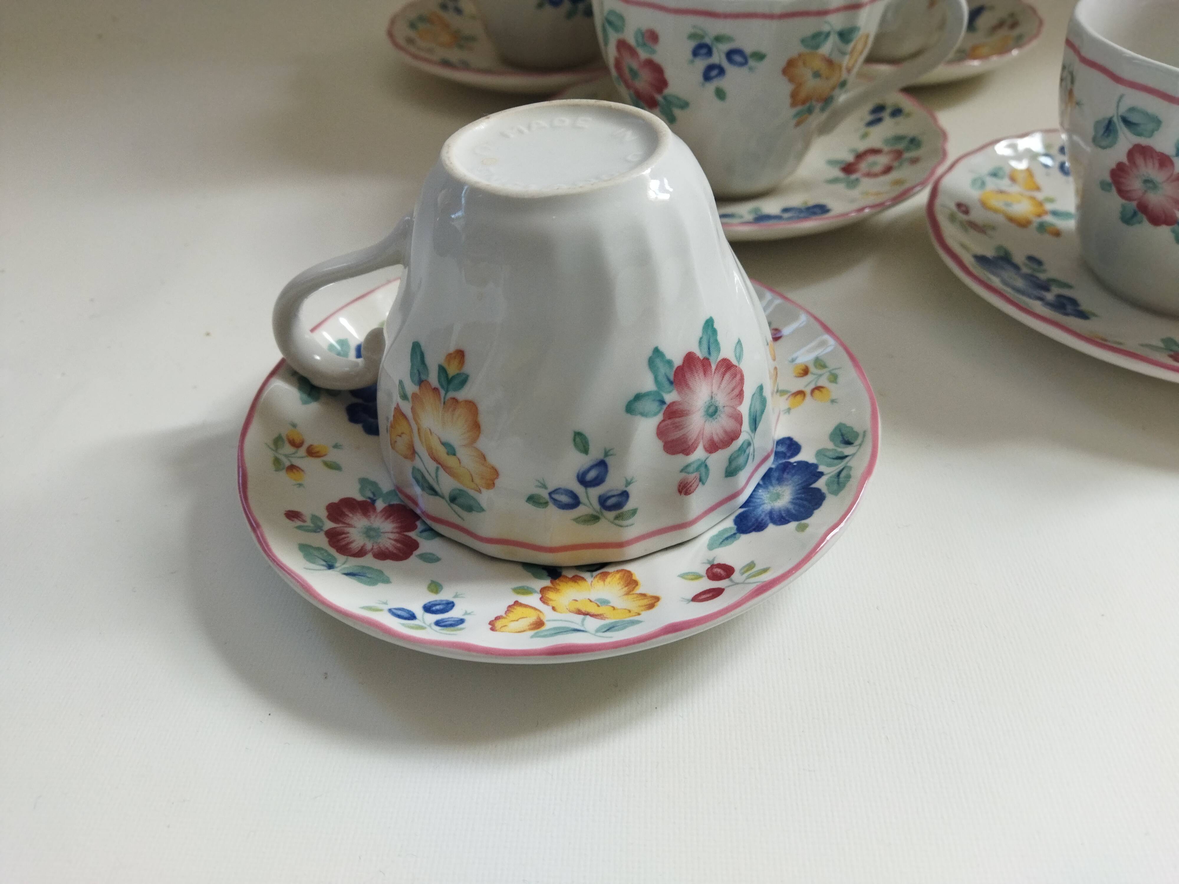 6 English cups Churchill Rosetta