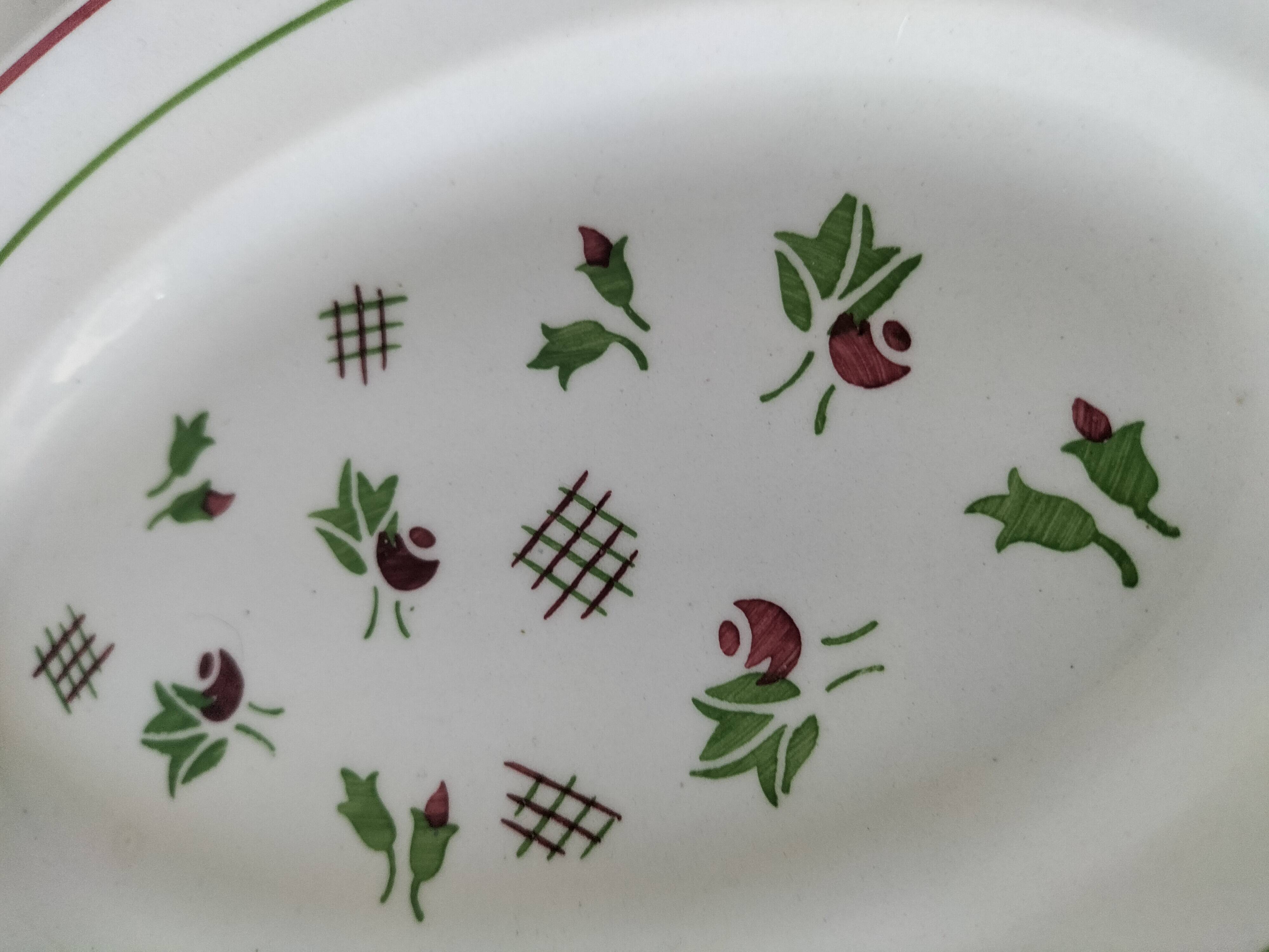 Pair of ironstone bowls – stylized flowers from the 50s