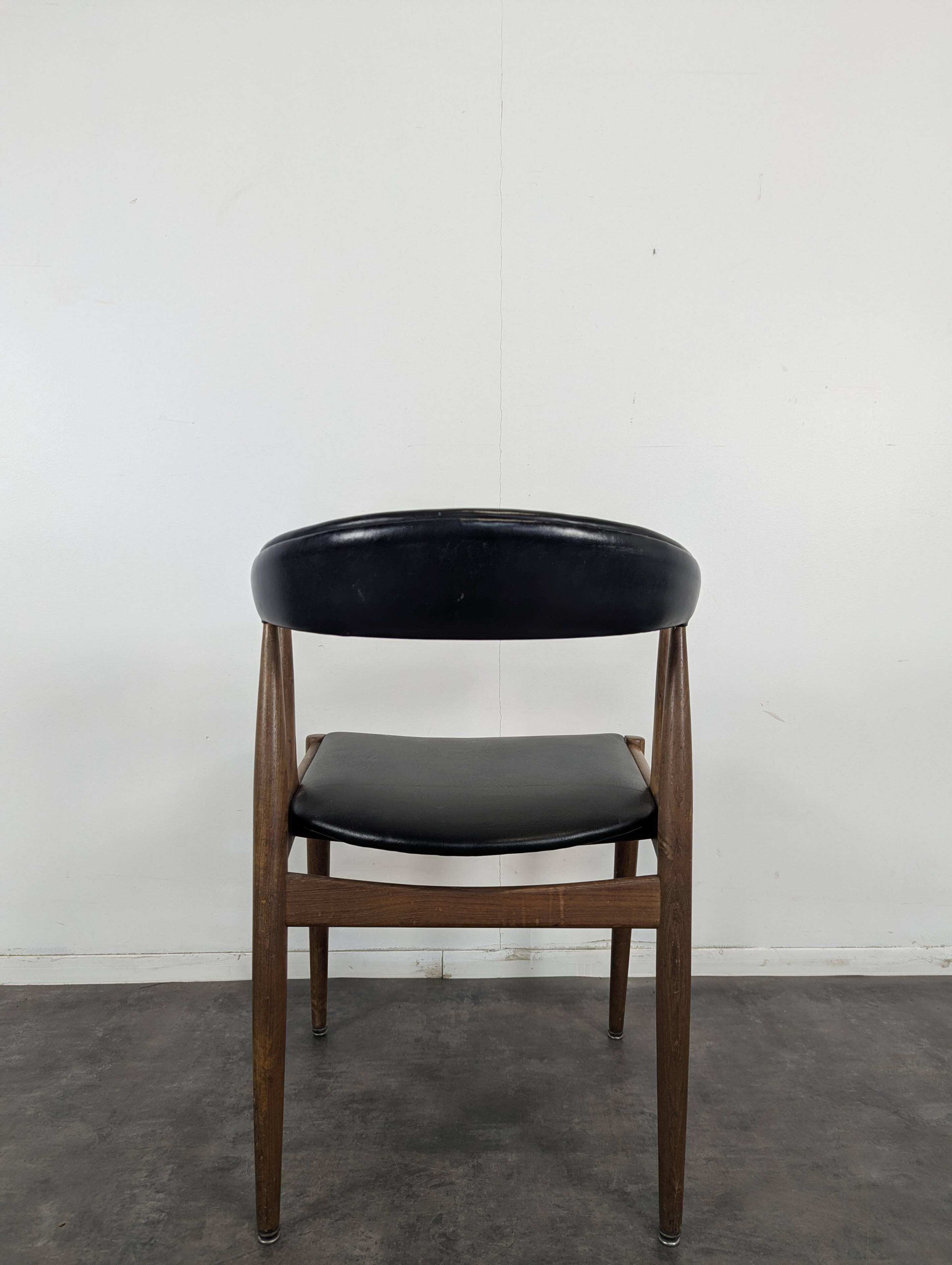 Fauteuil scandinave en teck de Johannes Andersen Modèle BA113