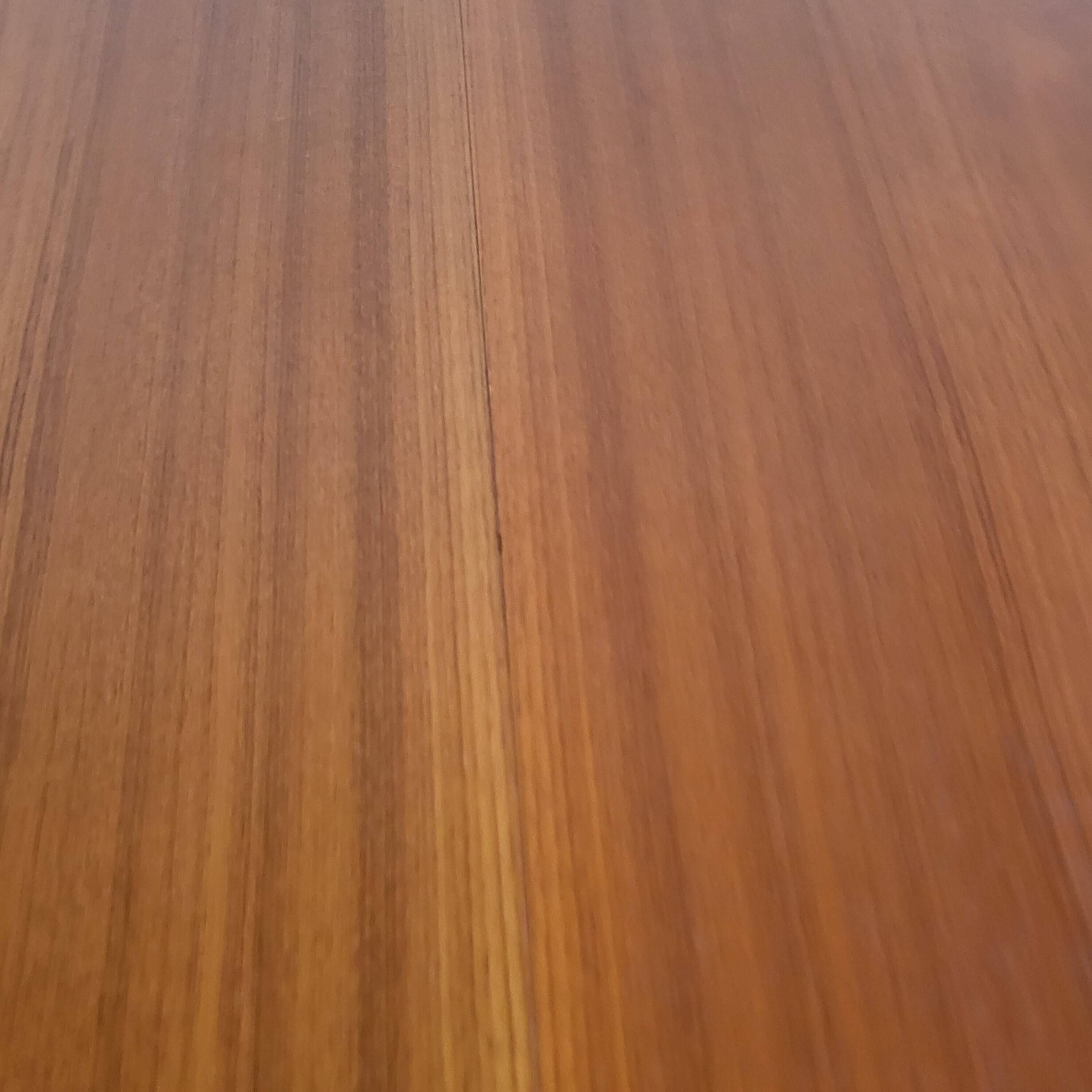Teakholztisch mit Ausziehfunktion