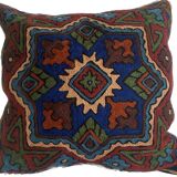 Housse de coussin en laine brodé à la main 40x40 cm