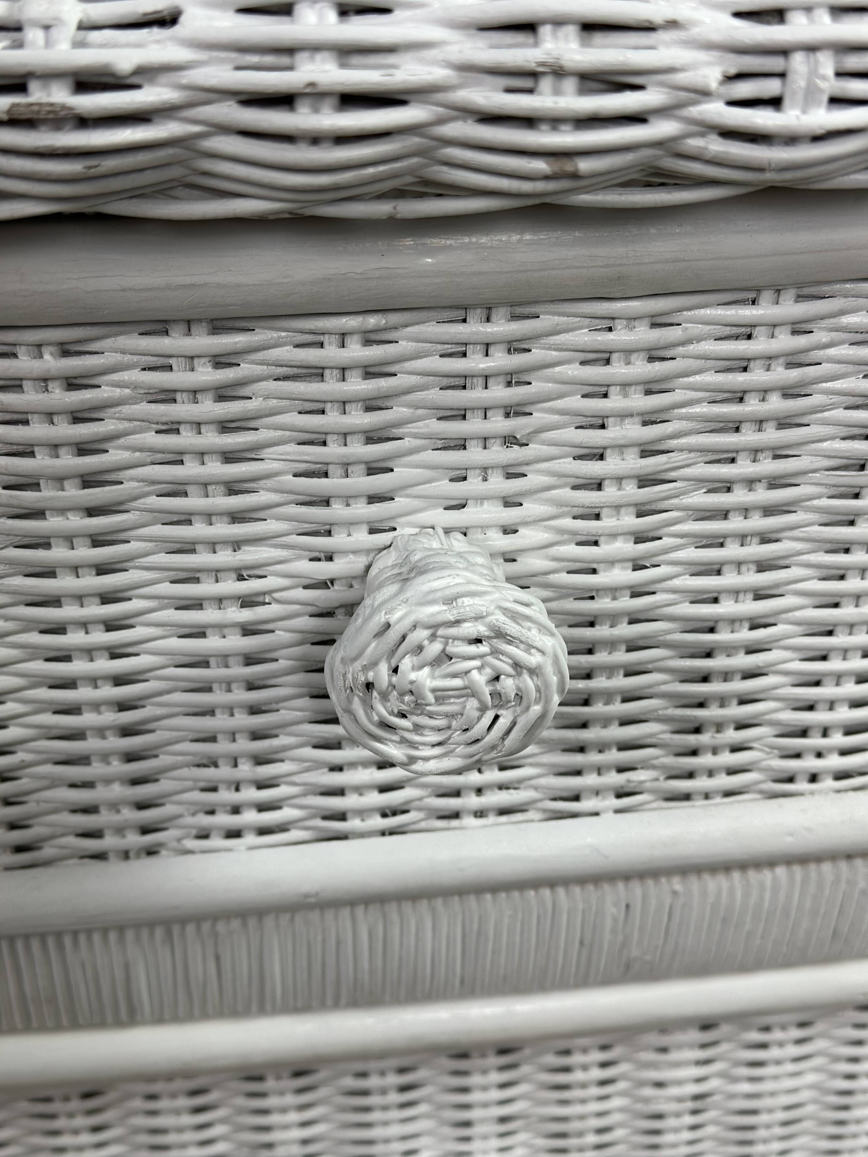Curved chest of drawers in white woven rattan 1980's