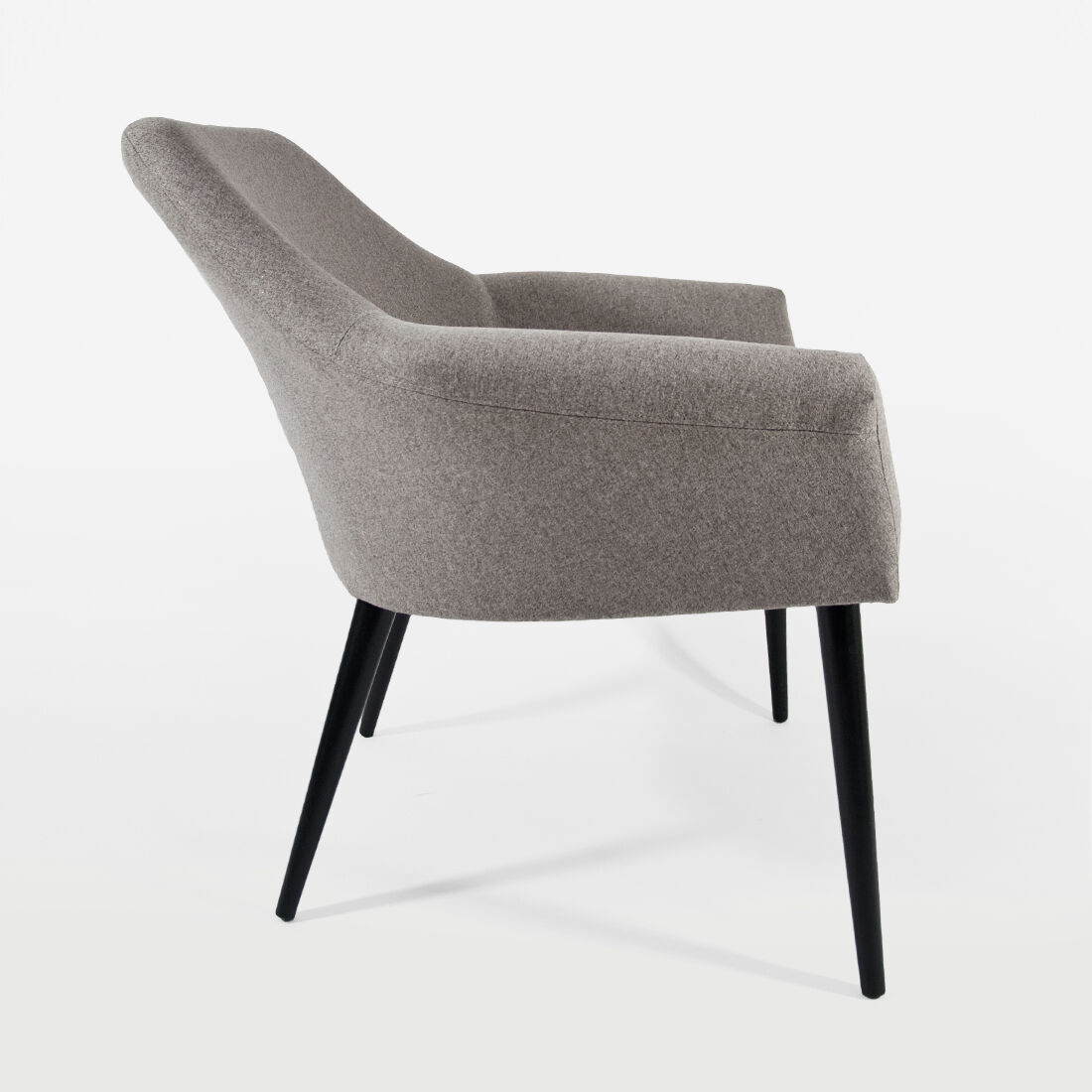 Chair type 300-202 B "Muszelka"