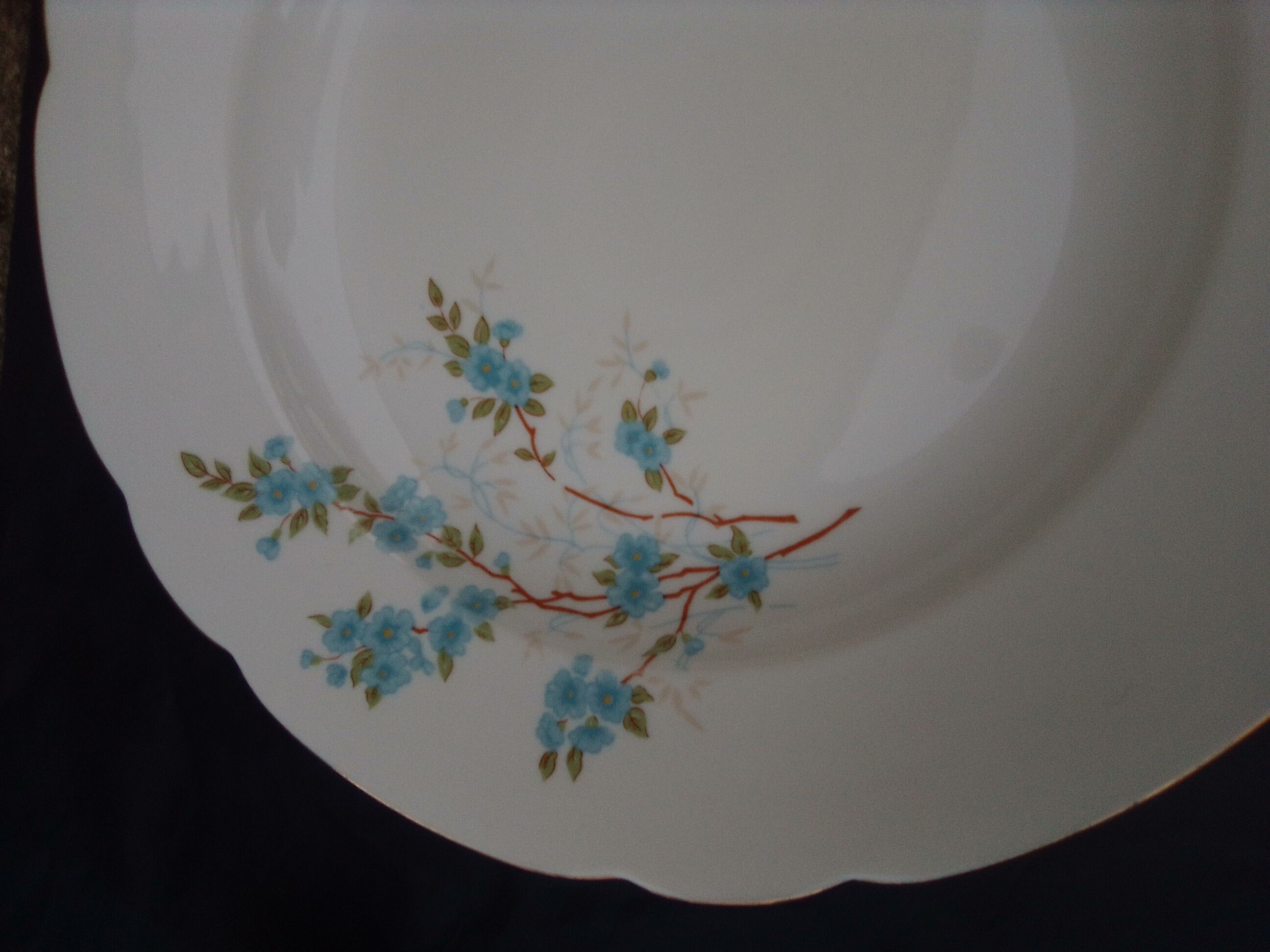 Hollow round plate and oval dish in Kahla porcelain made in GDR